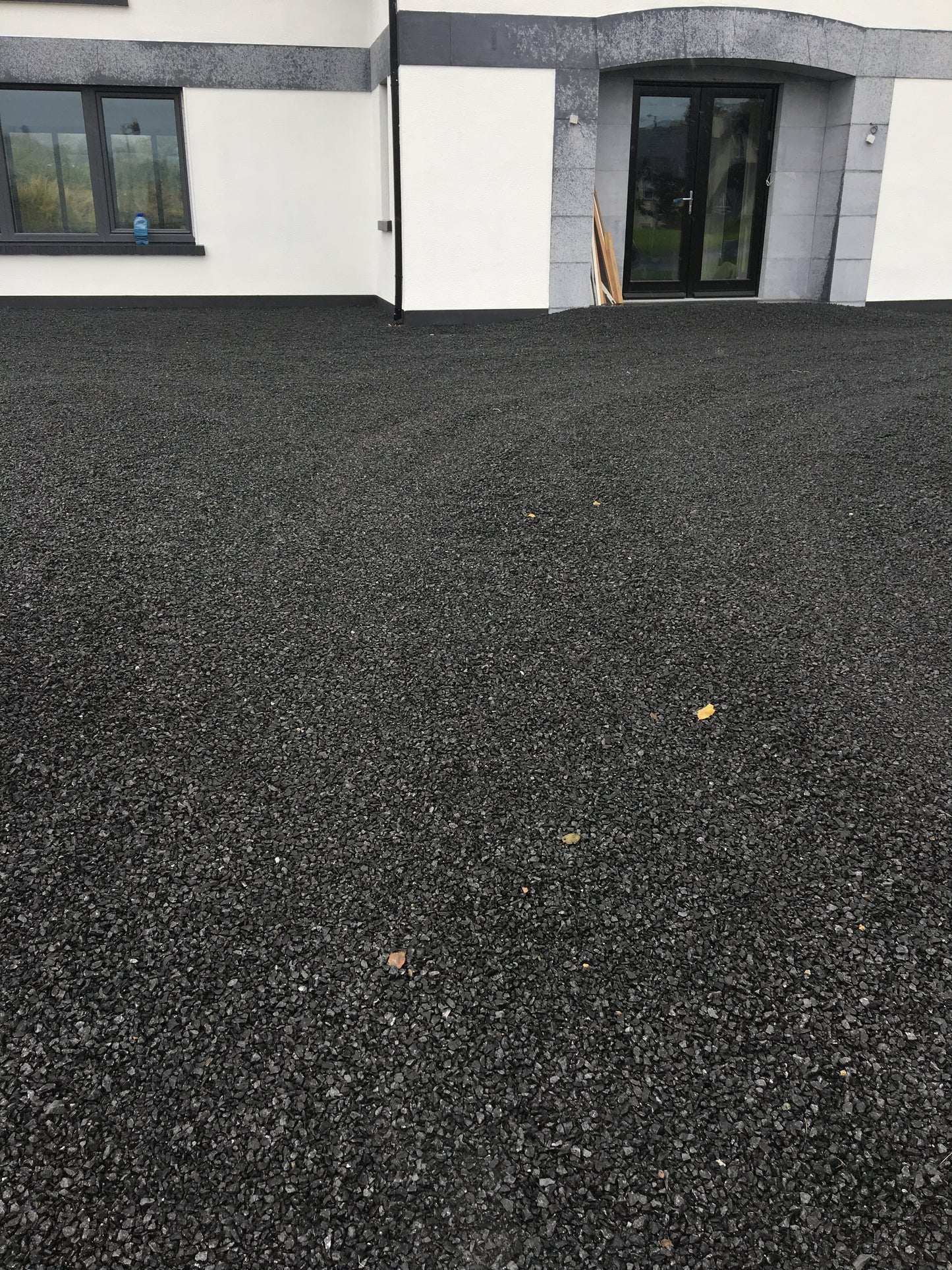 Kilkenny Absolute Black Driveway Chippings 10mm x 20 ton load
