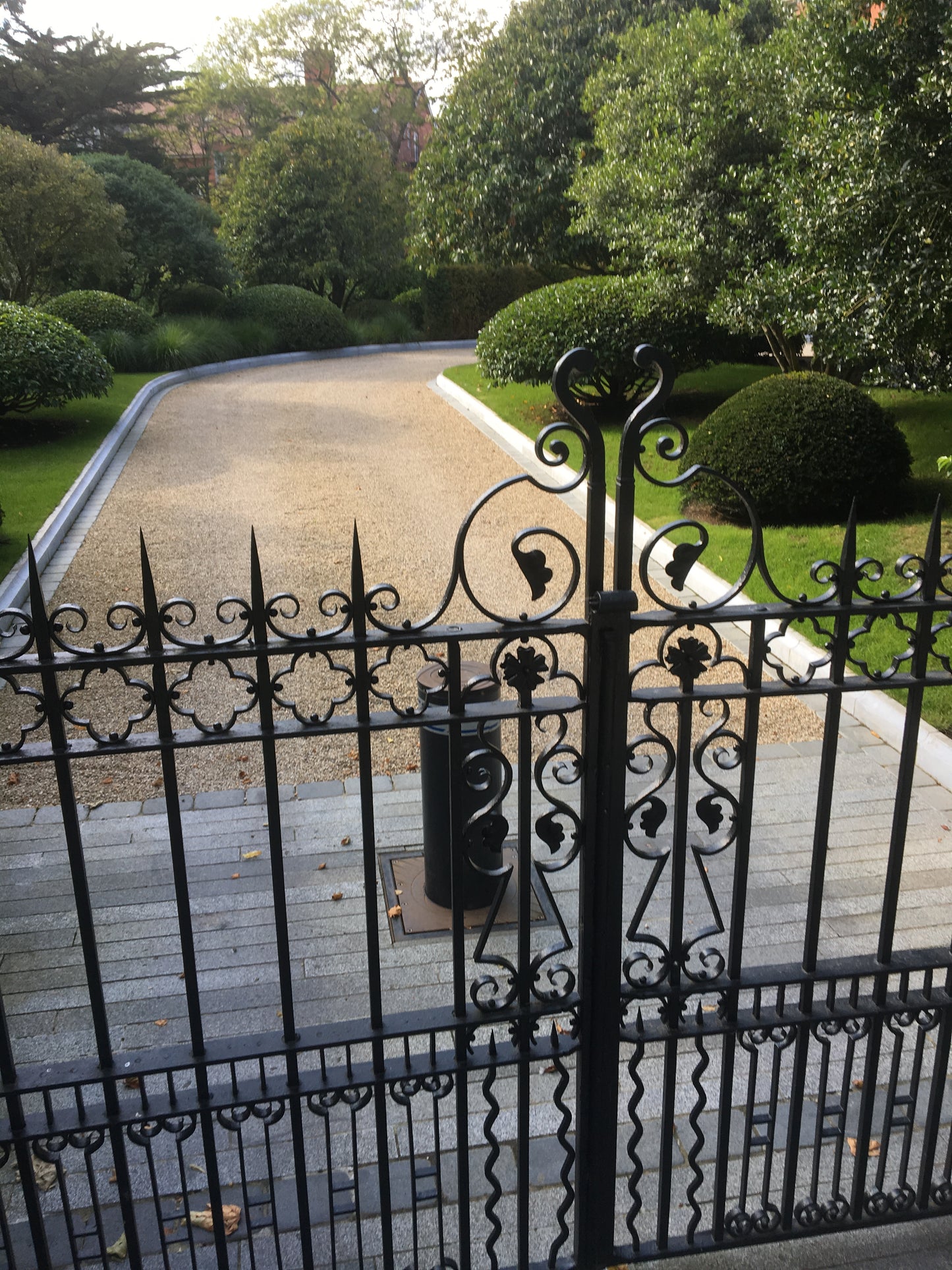 Ailesbury Golden 10mm Driveway Chippings per bulk bag / free delivery in Ireland!