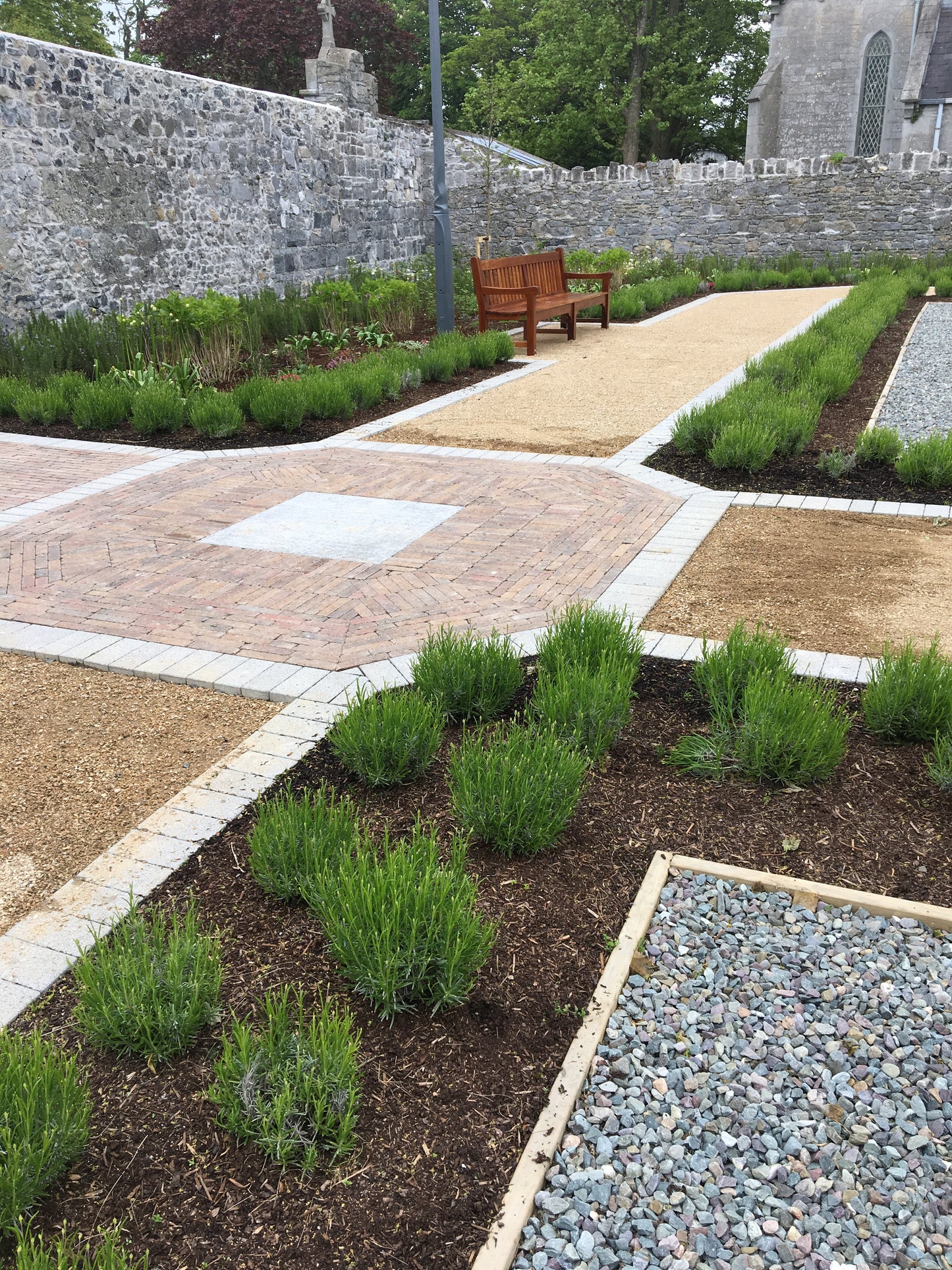 Ailesbury Golden Pathway / Driveway Holding Dust in bulk bags / free delivery Ireland!