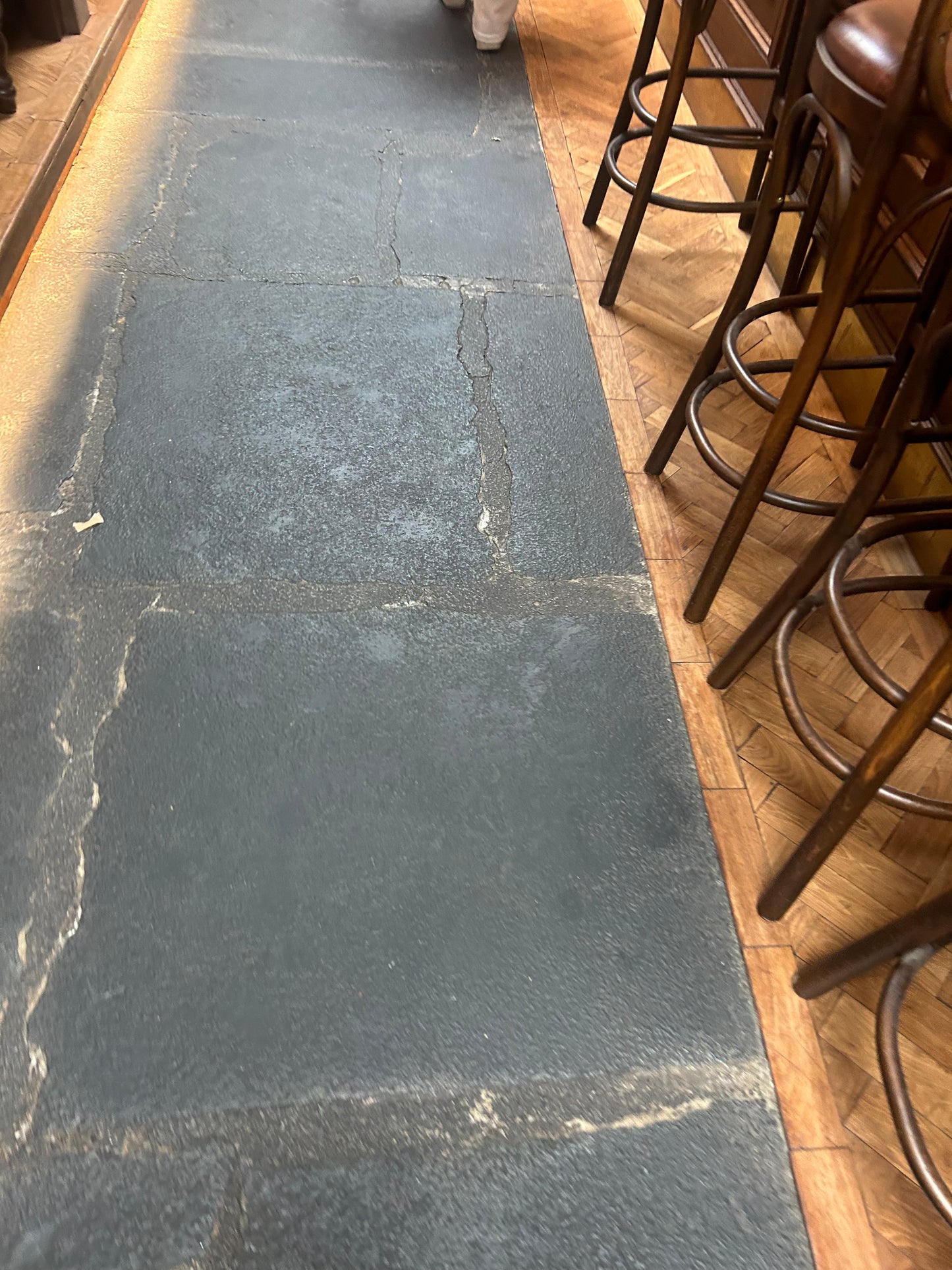 Wild Atlantic Way Extra Large Limestone Flagstones x 10m2 on pallet / Free Delivery in Ireland
