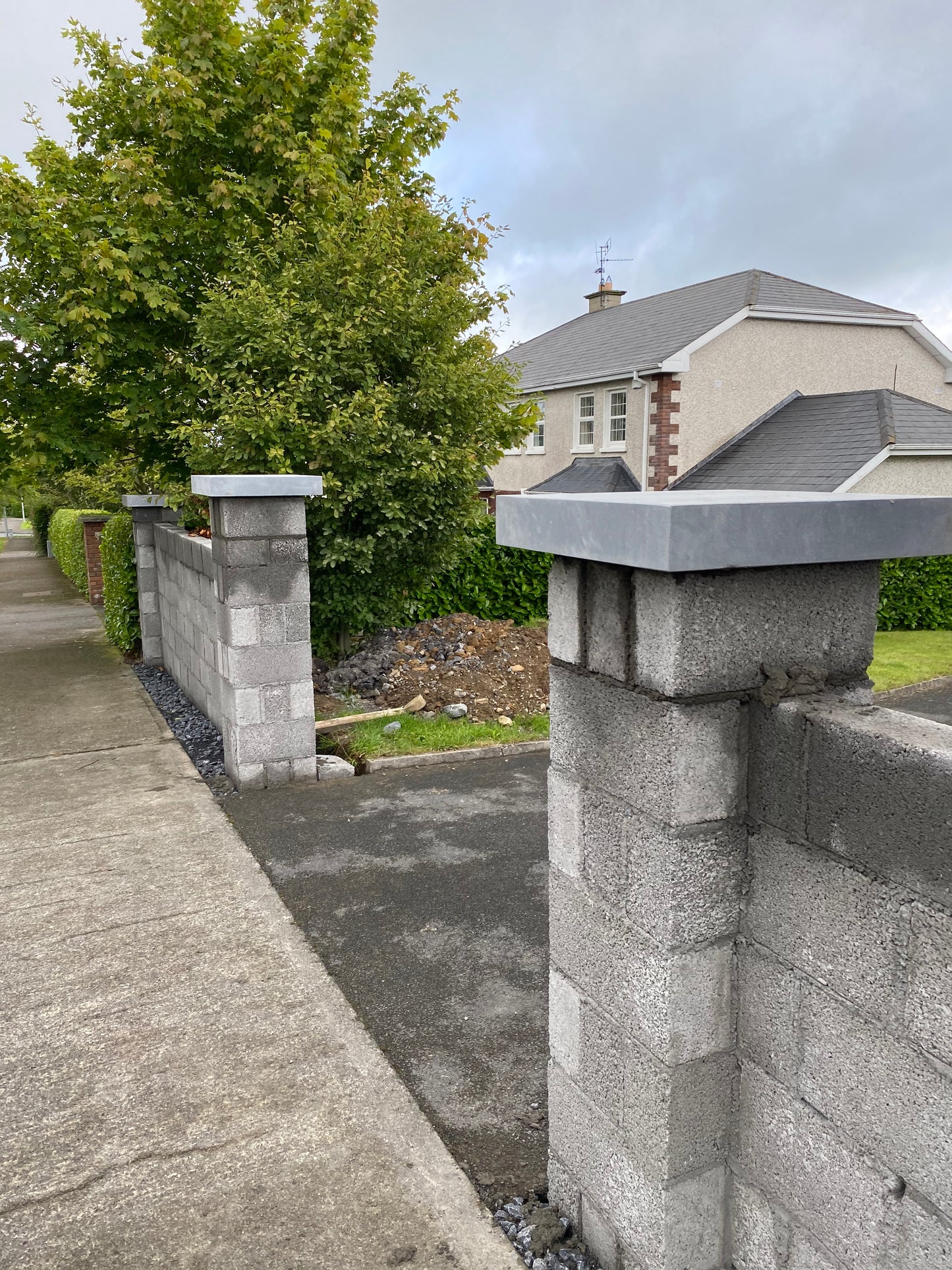Kilkenny Blue Sanded Limestone Entrance Pier Caps x 2 on pallet/ 900mm x 900mm x 100mm / Flat