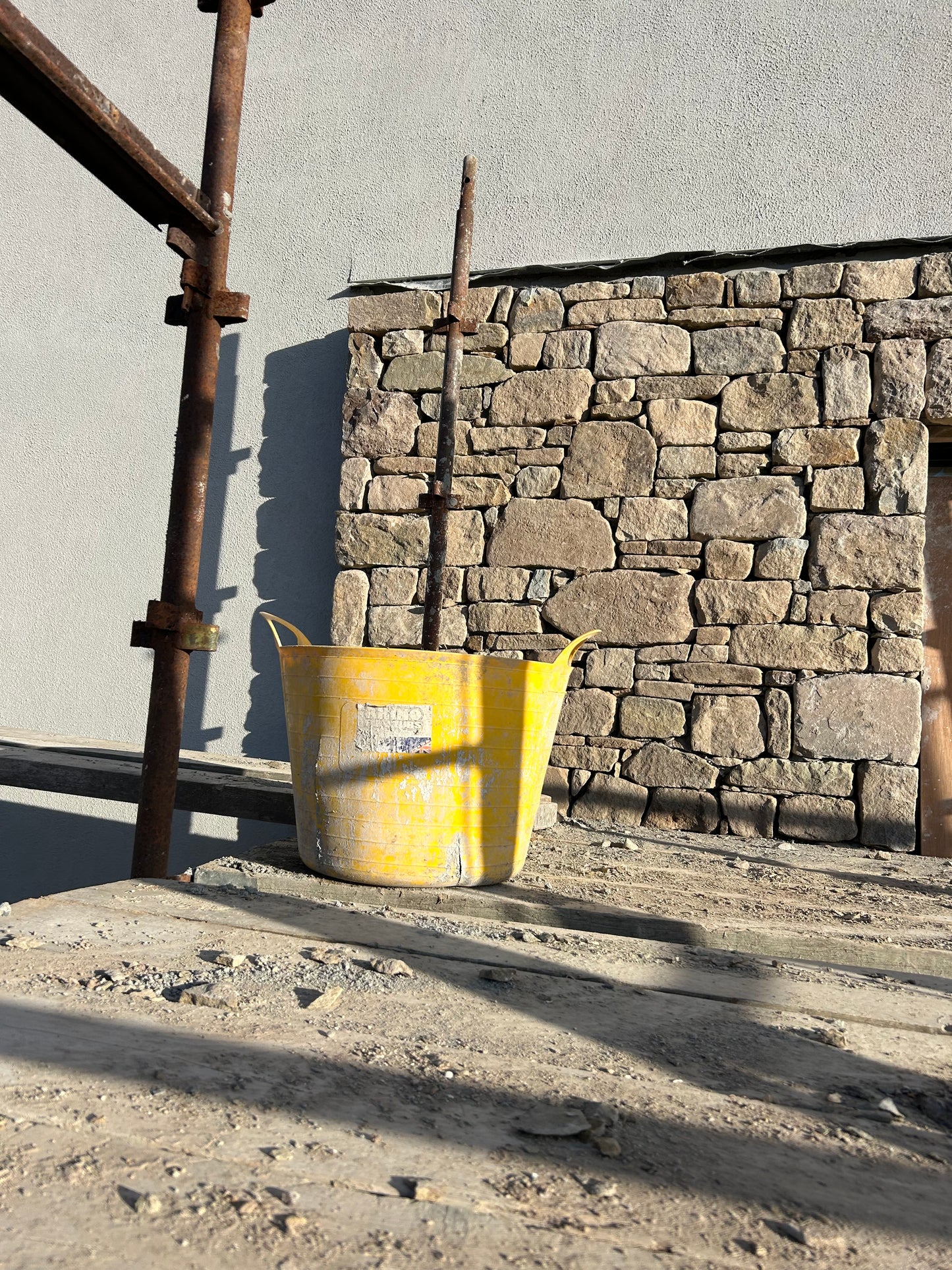 Old Salvage Brown Fieldstone Building Stone / Bulk Deal x 30 bulk bags / Free Delivery Ireland / 35% off while stocks last!!!!