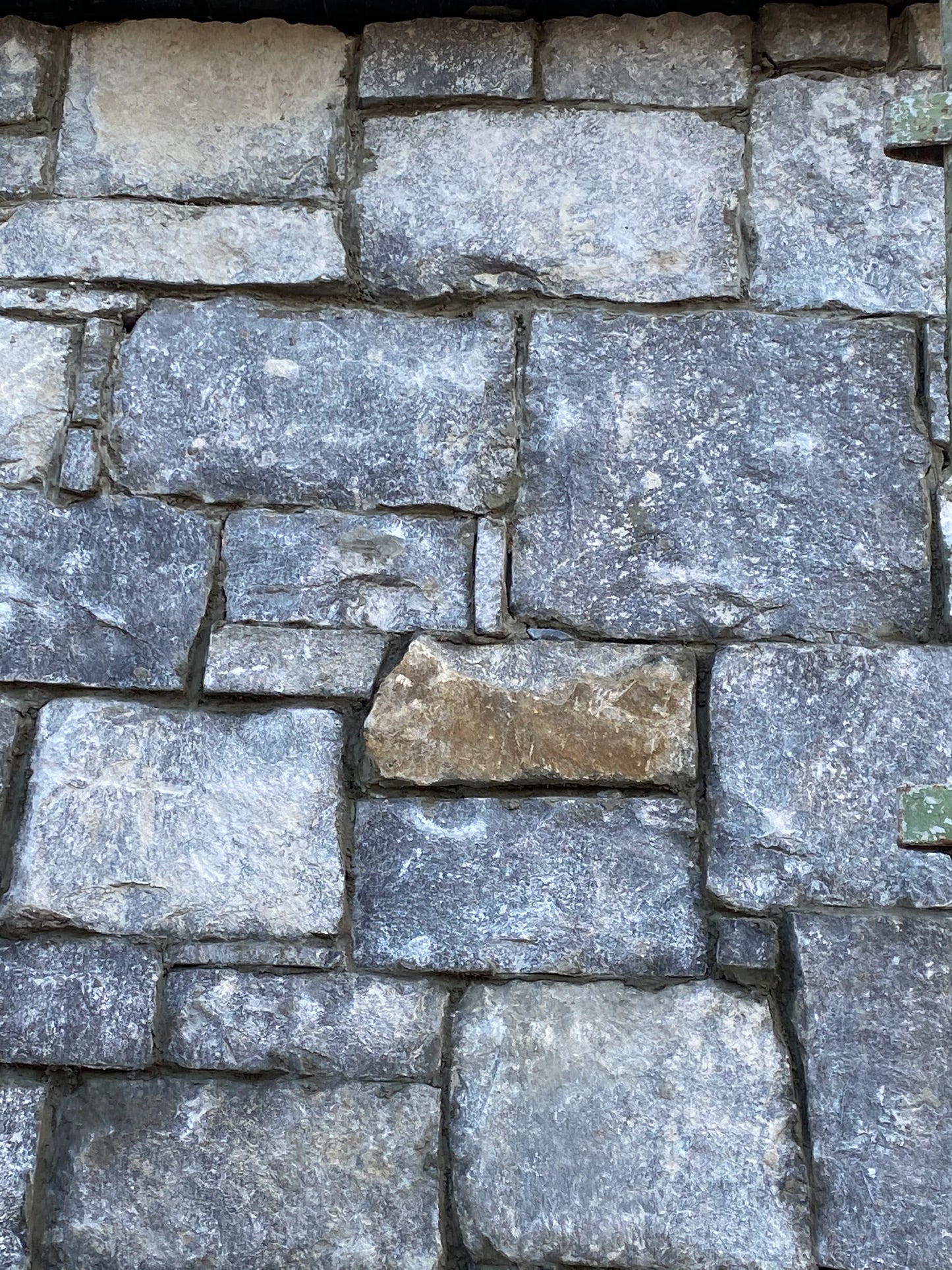 Galway White Limestone 30mm Natural Stone Cladding x 10m2 / Lm pallet