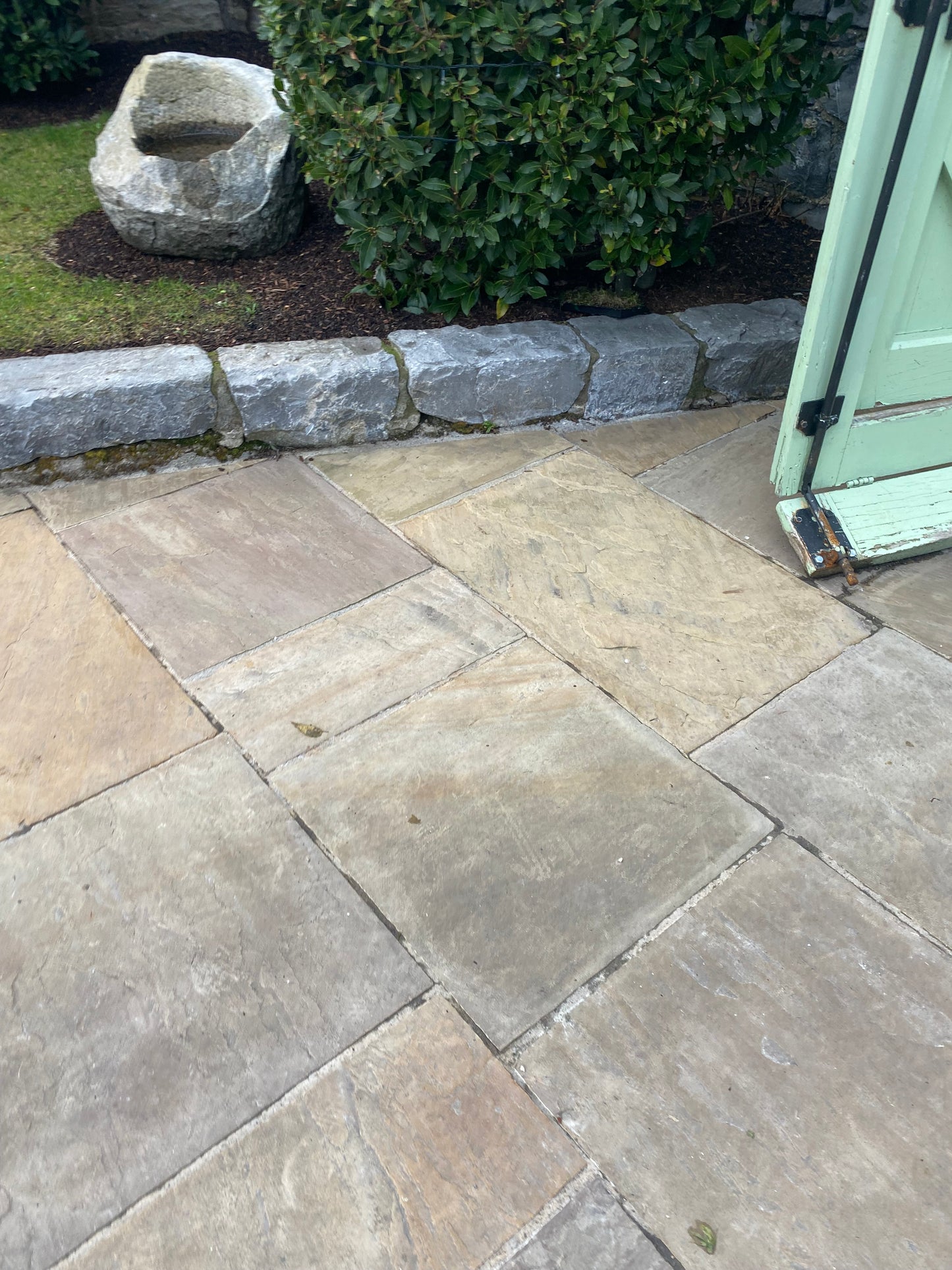Old Salvage Galway 6” Driveway Kerbs x 15 Lm Bulk Bag