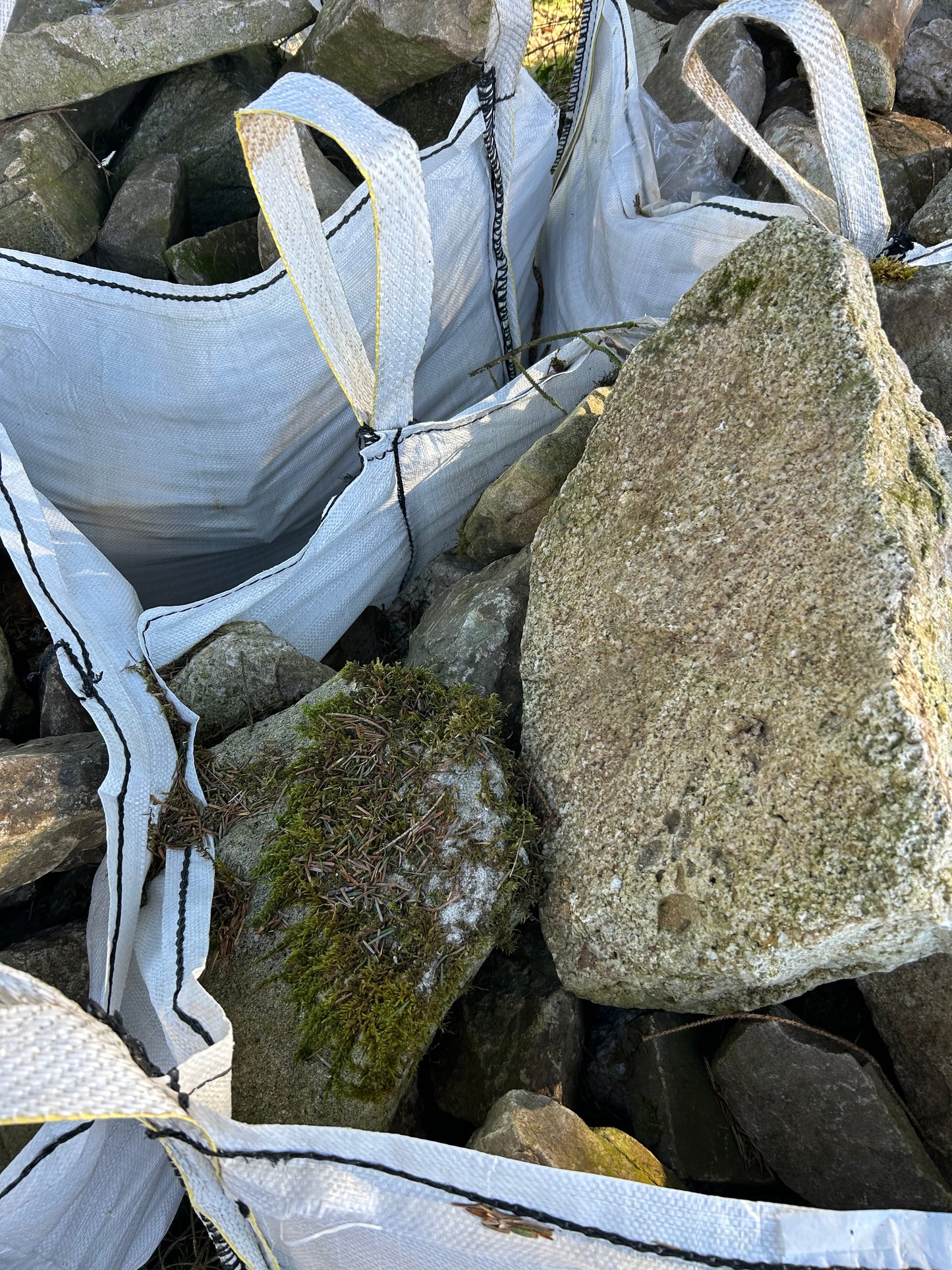 Old Postman Pat Brown Fieldstone x 30 bulk bag deal / Full Artic Load / Free Delivery Ireland / 35% off !!