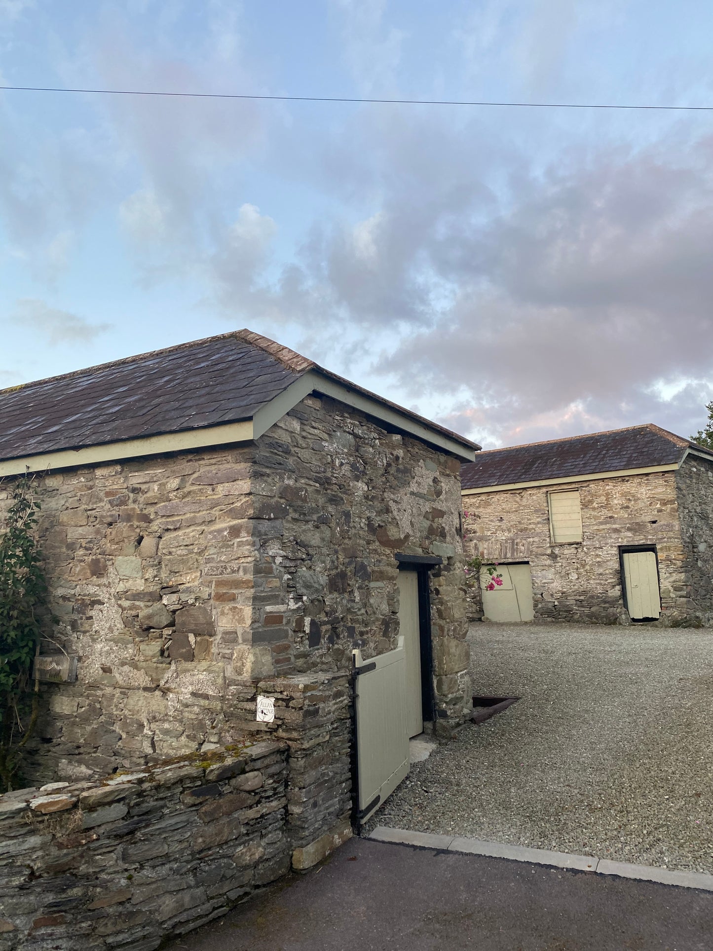 Roscrea Premium Sandstone Building Stone / Bulk Bag / Free Delivery in Ireland