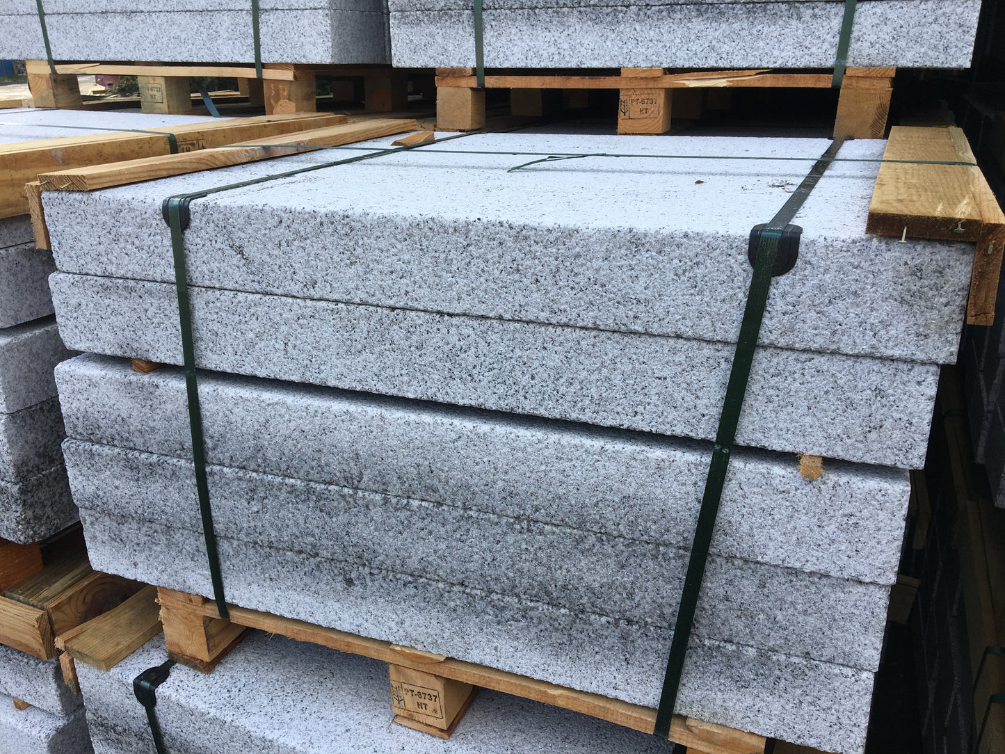 Merrion Silver Grey Granite Wall Capping ( BH) 400mm x 60mm x 10 Lm on pallet / free delivery in Ireland