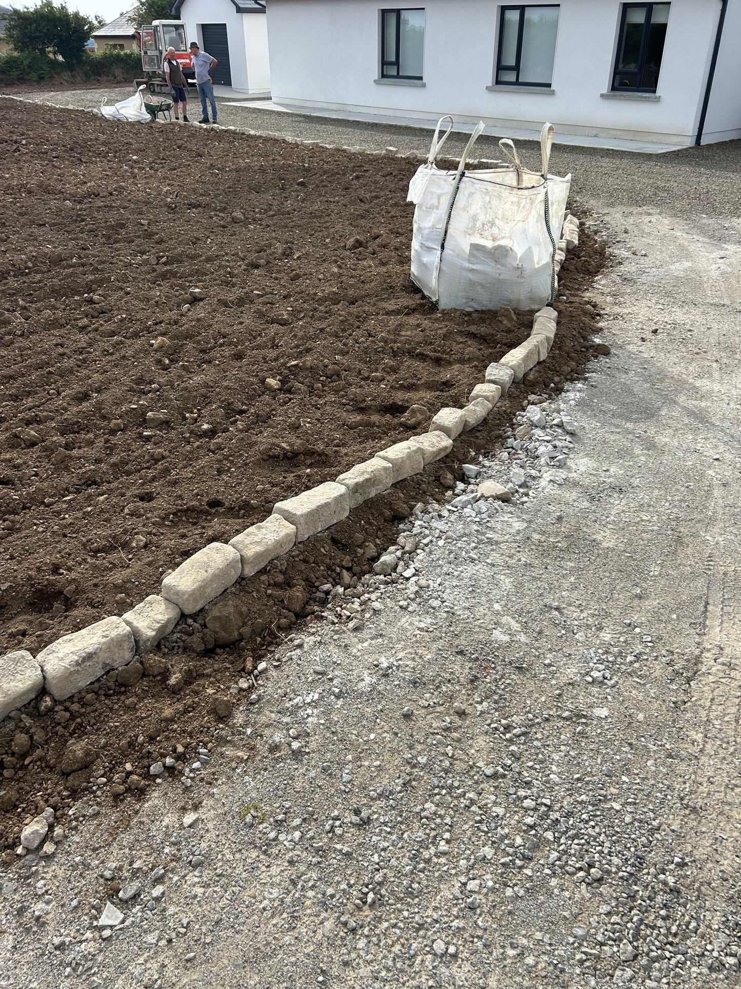 Old Salvage York Brown 4" Driveway Kerbs 30m Bulk Bag