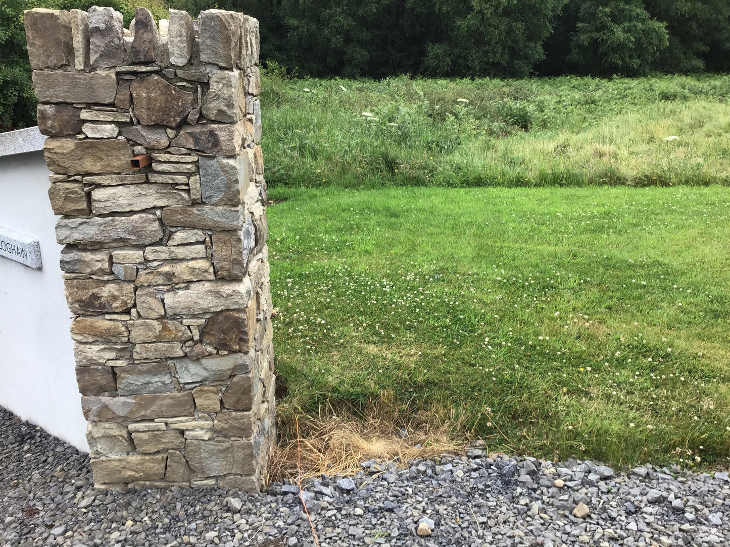 Wicklow Brown Sandstone Building Stone / Bulk Bag / Free delivery nationwide!