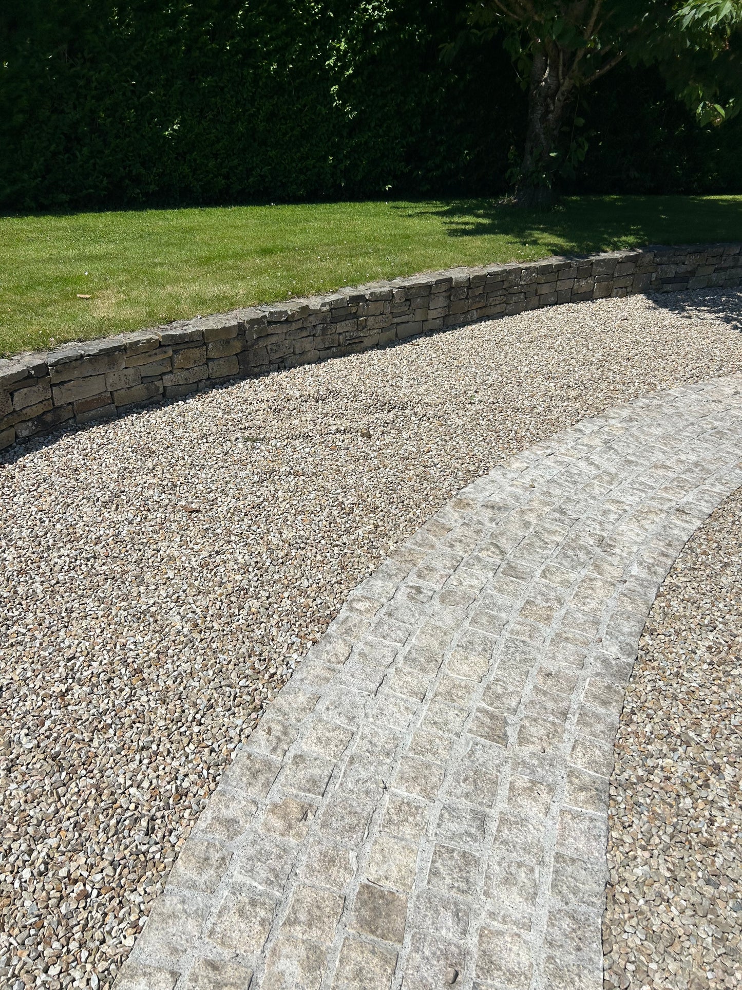 Wicklow Golden Granite Cobblestone 100mm x 100mm x 50mm / 5m2 bulk bag
