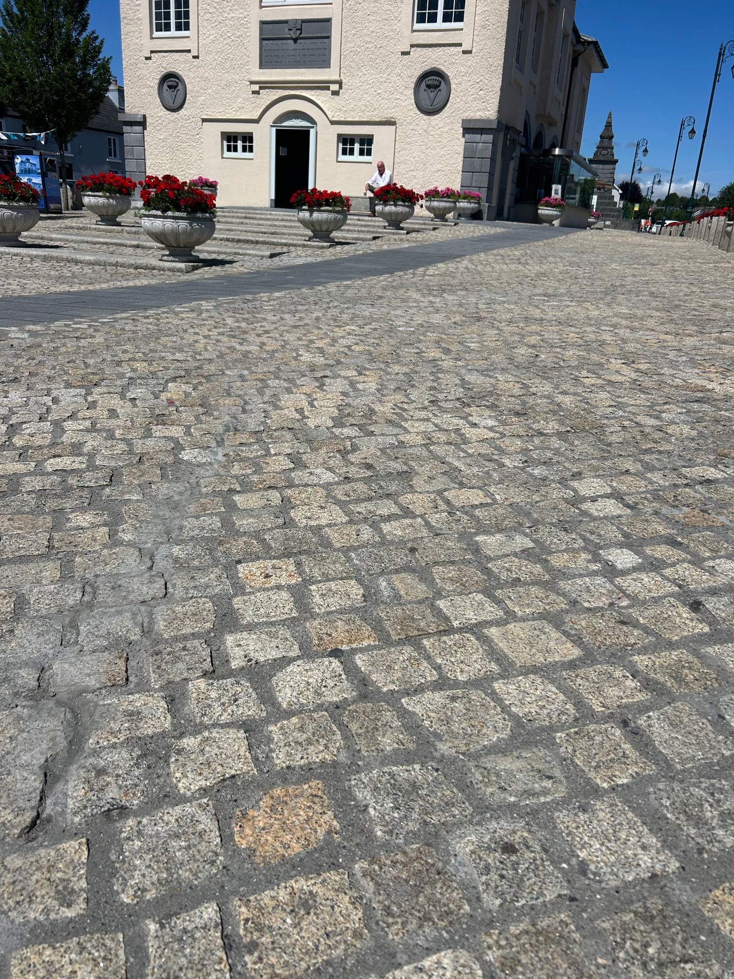 Wicklow Golden Granite Cobblestone 100mm x 100mm x 50mm / 5m2 bulk bag