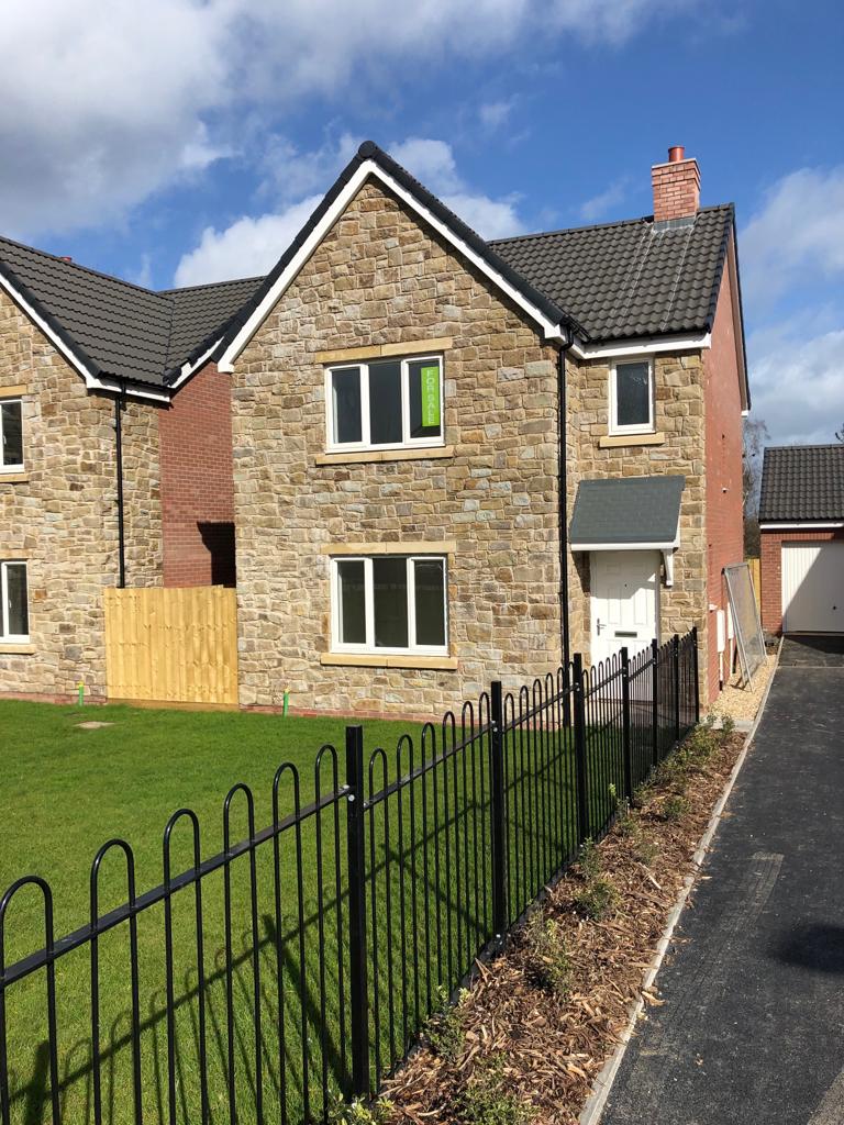 An Autumn Offer ! Wicklow Brown Sandstone Building Stone x 30 bulk bag / Artic load / 35% off Spring Sale