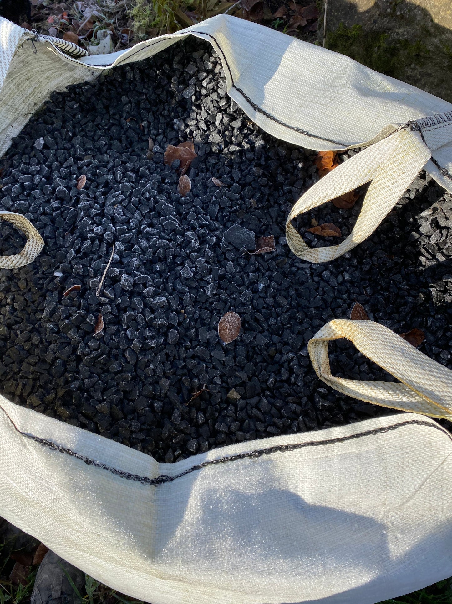 Kilkenny Black Anthracite Chippings Bulk Bag 10mm x 10m2 coverage x 50mm