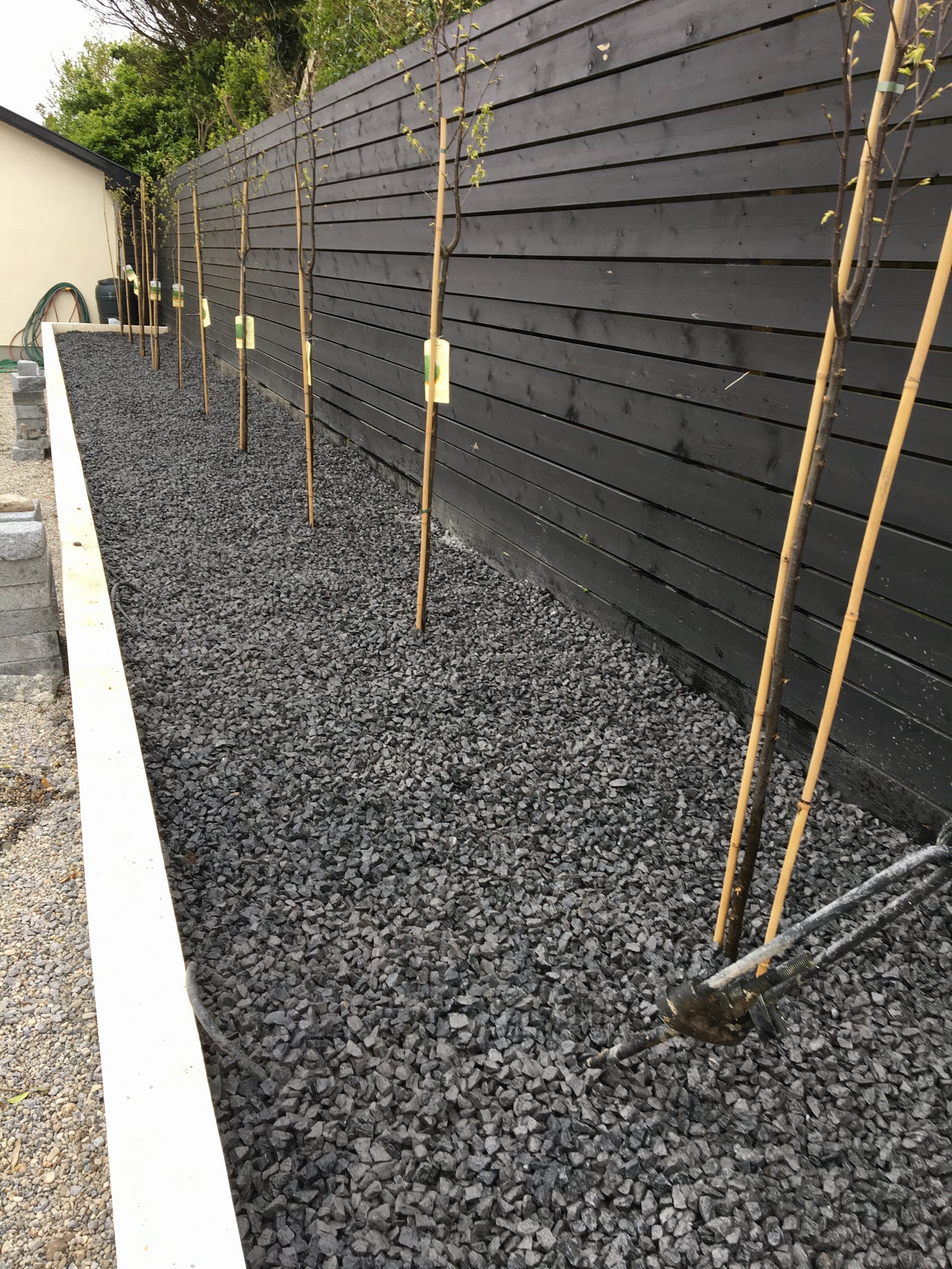 Kilkenny Absolute Black Driveway Chippings 10mm x 20 ton load