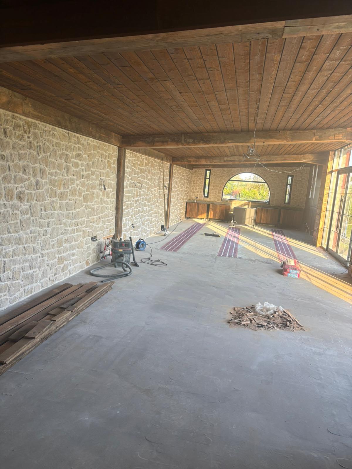 Lake Garda Luxury Cream Italian 30mm Random Cladding 10m2 Pallet