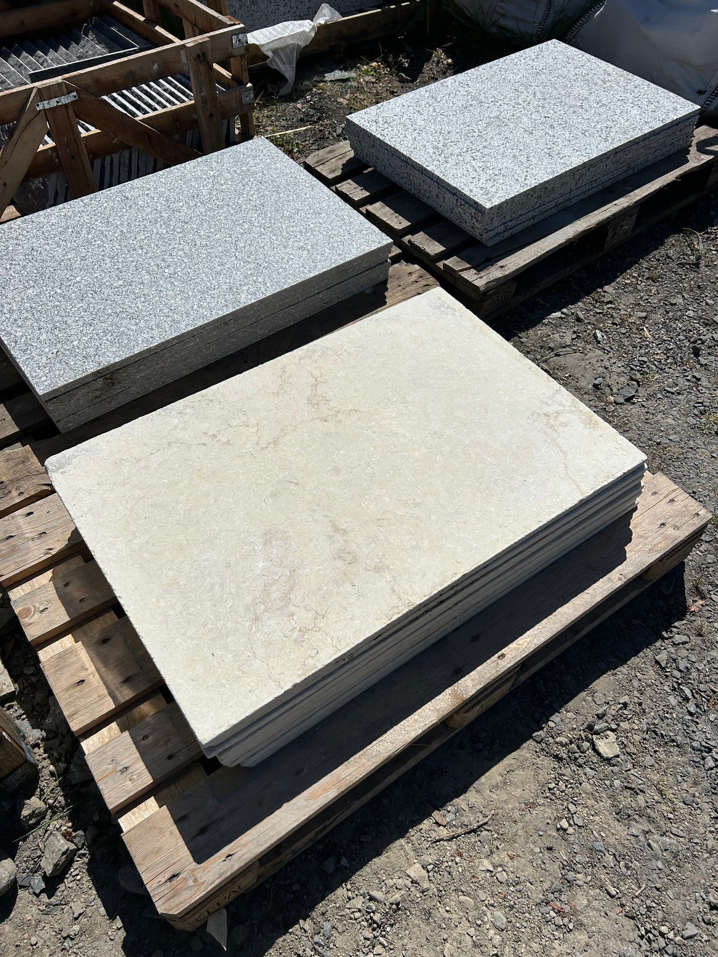 Monaco Cream Natural Stone Limestone Flagstones 20m2 Crate / Free Delivery in Ireland