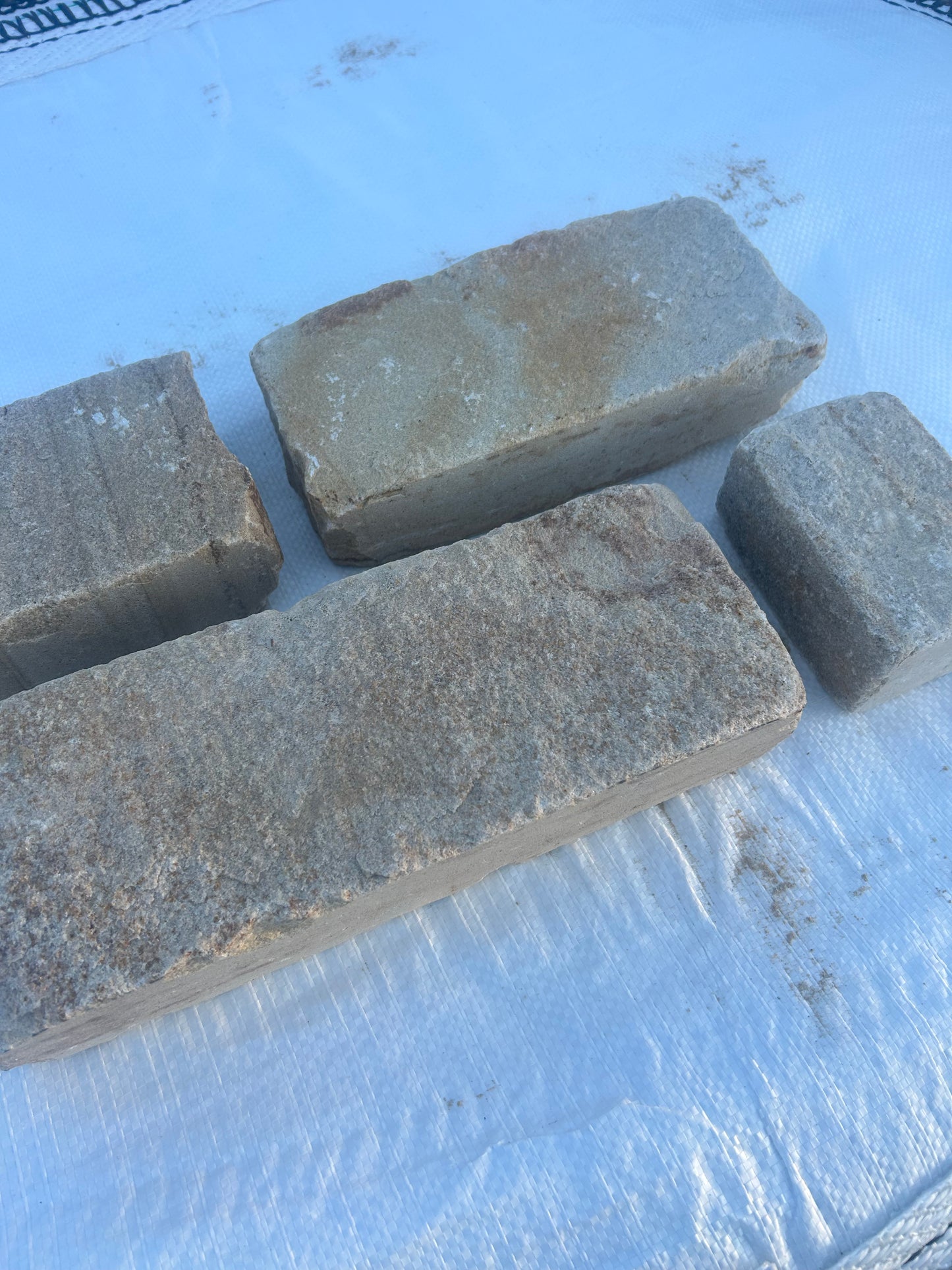 Drumshambo Low Carbon Cobblestone x 5m2 Bulk Bag / 100mm x free length x 50mm depth / tumbled