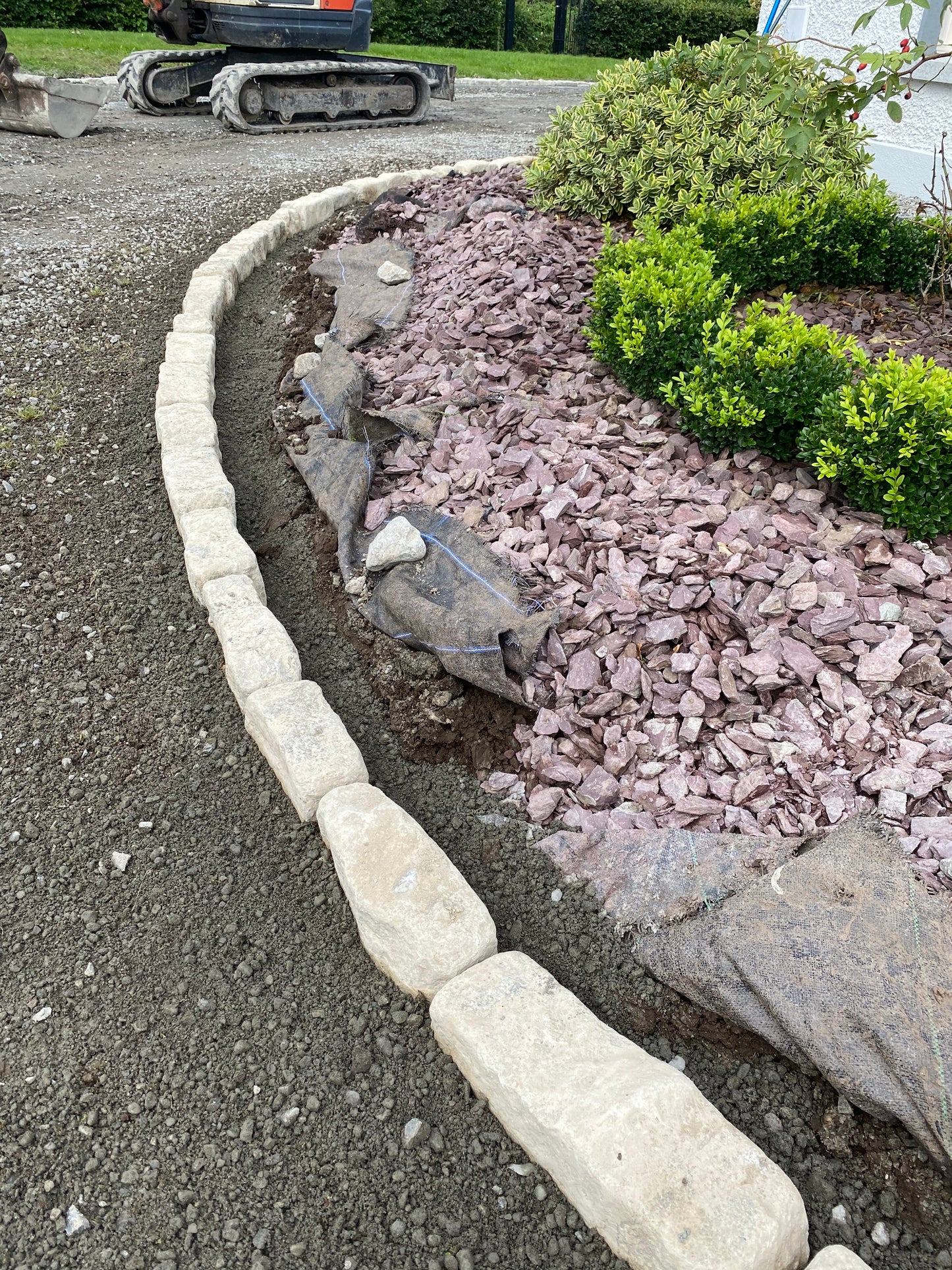 Achill Red Plum Slate Flowerbed Mulch / 10m2 / Bulk bag / Free Delivery in Ireland