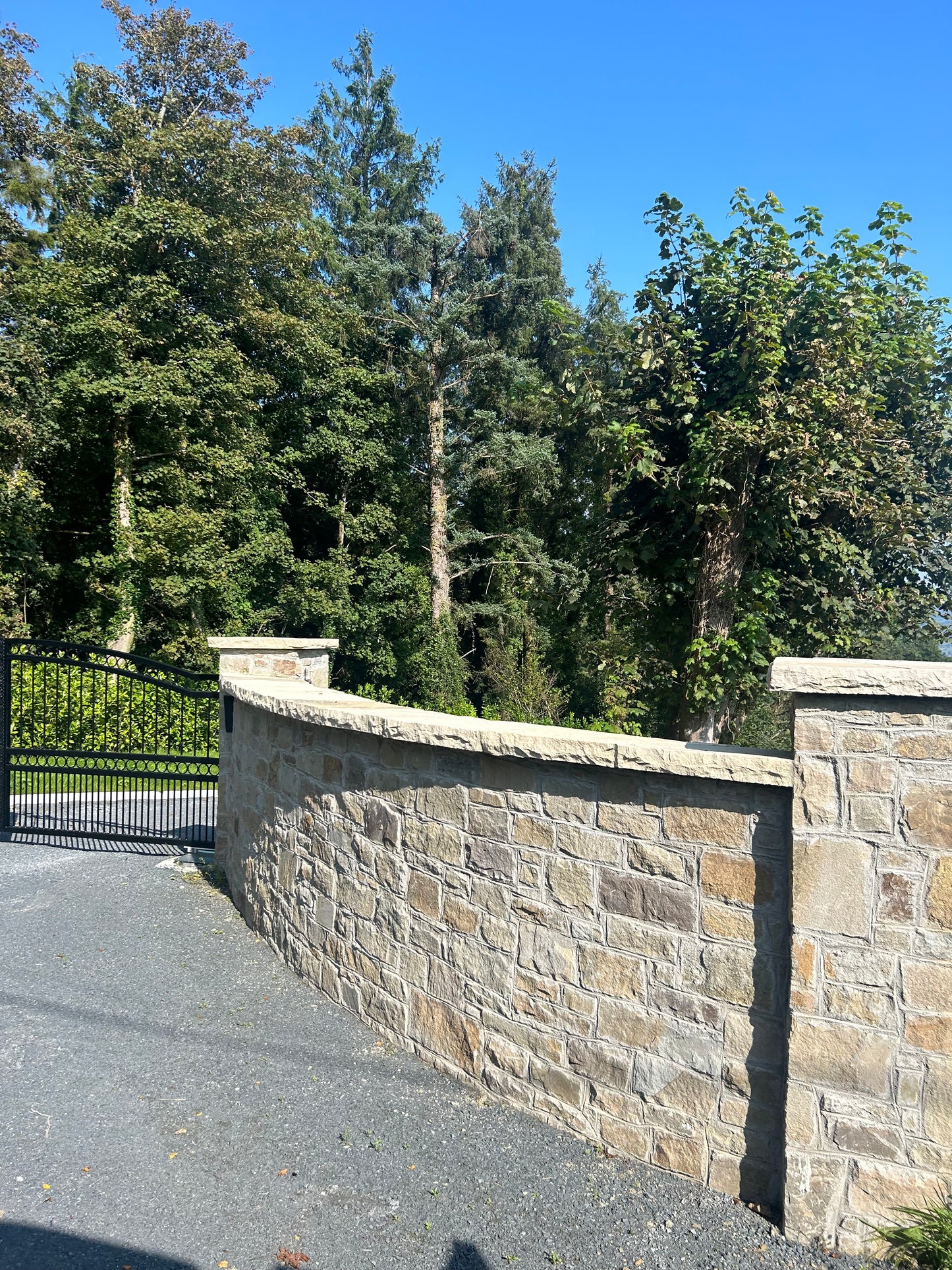 Tipperary Sandstone Building Stone Bulk Bag / Free Delivery in Ireland