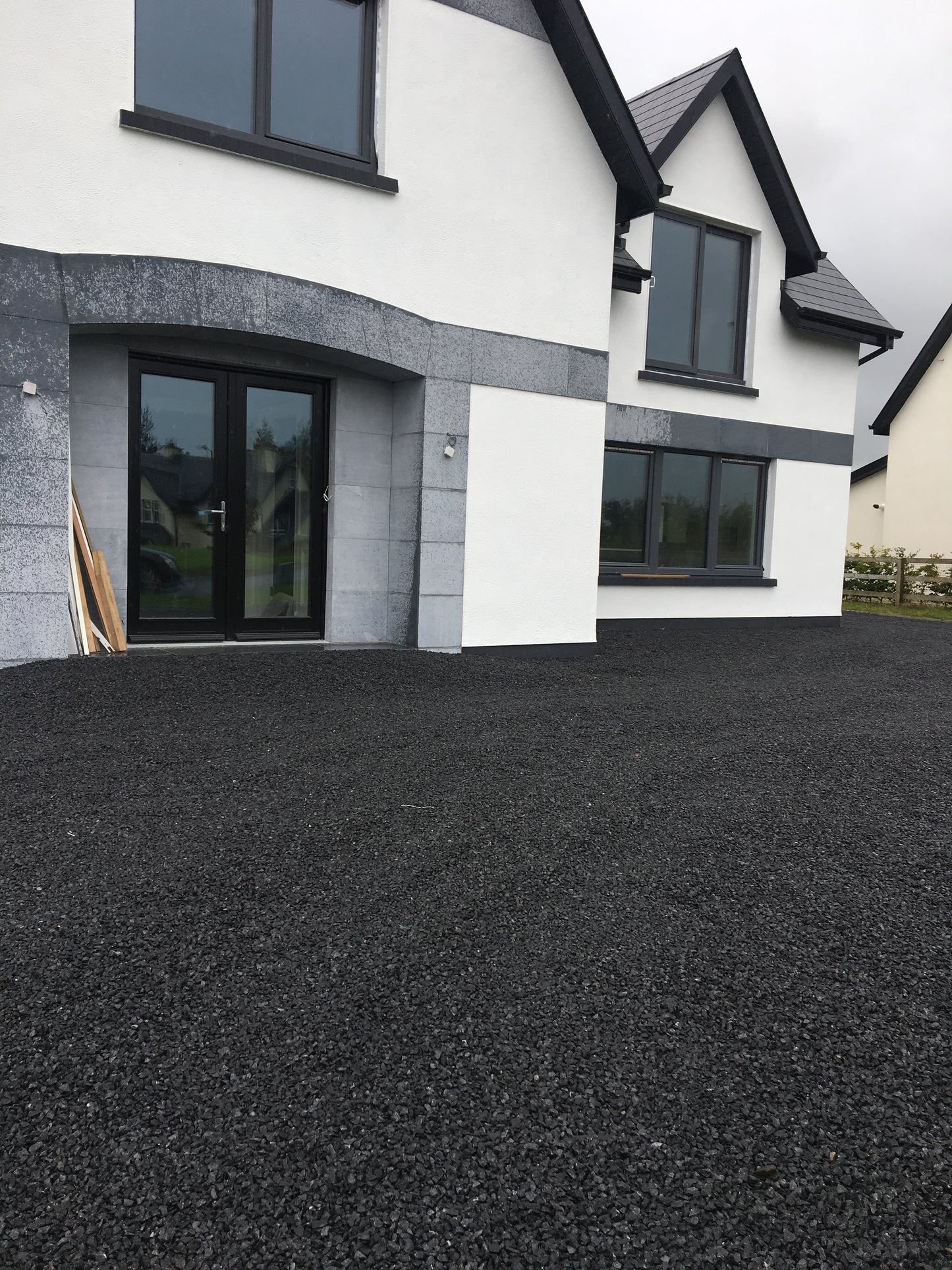 Kilkenny Black Anthracite Chippings Bulk Bag 10mm x 10m2 coverage x 50mm