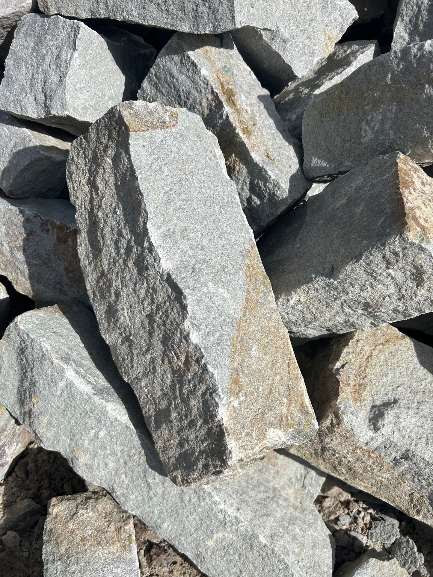 Another Autumn Special! Roscrea Grey Tan Building Stone x 30 bulk bag deal / full artic lorry load / free delivery Ireland/ 35% off!