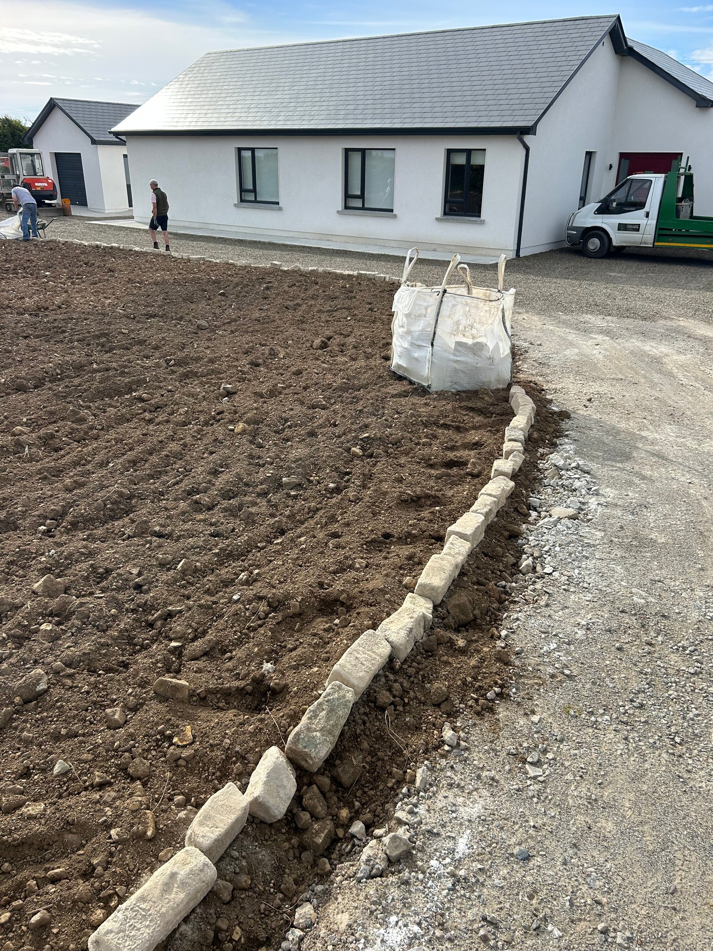 Old Salvage York Brown 4" Driveway Kerbs 30m Bulk Bag
