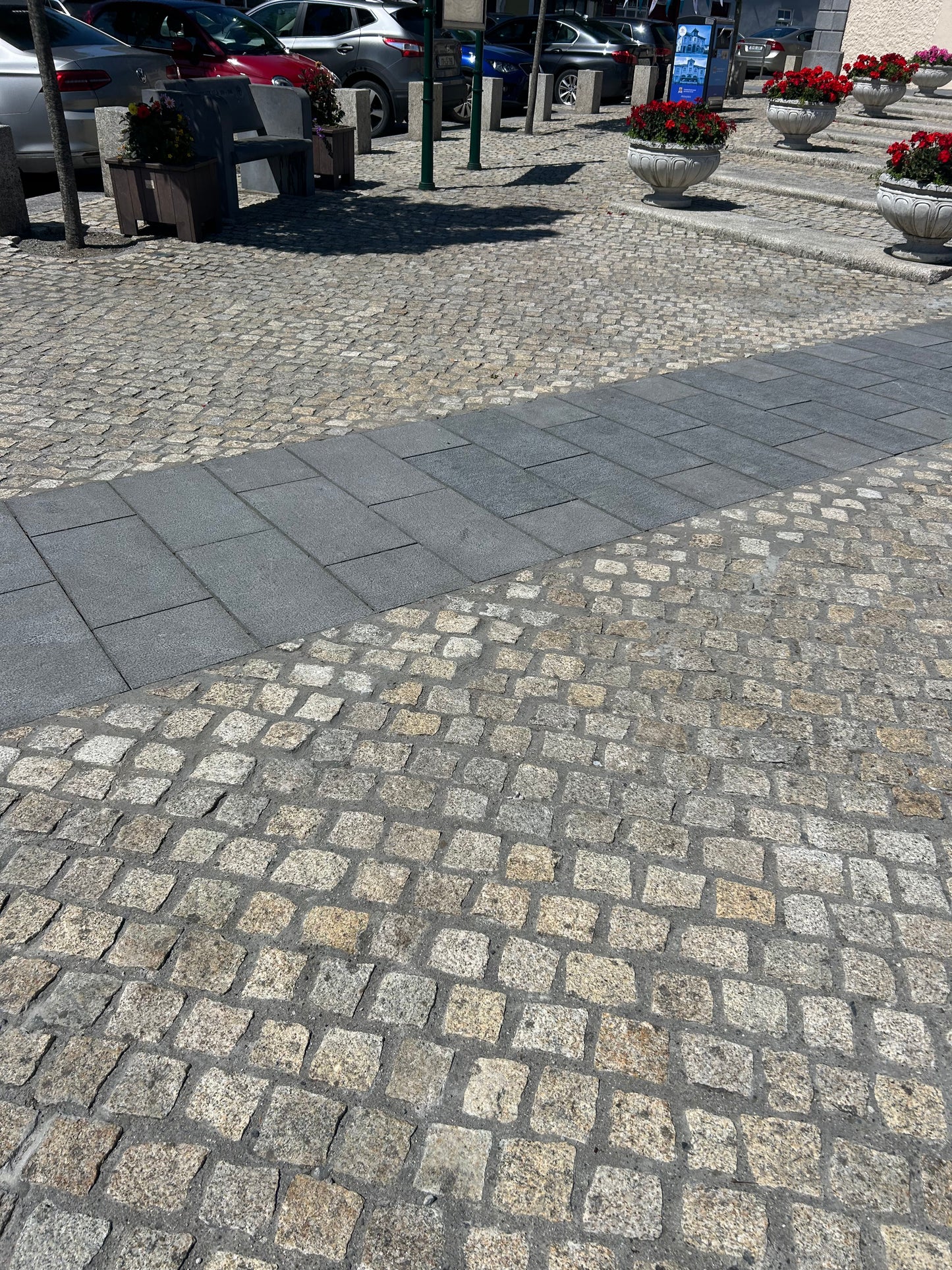 Wicklow Golden Granite Cobblestone 100mm x 100mm x 50mm / 5m2 bulk bag