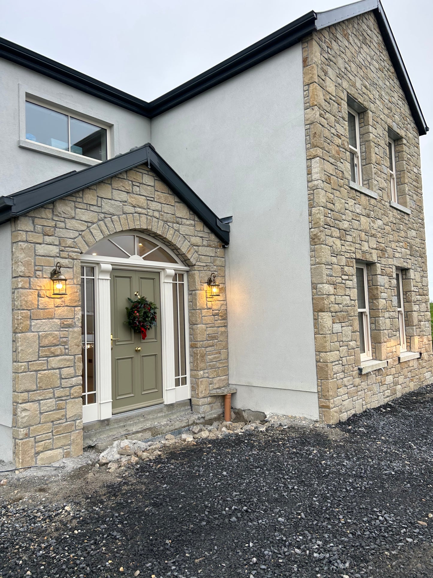 Donegal Cream Sandstone Building Stone / 30 bulk bag Full Artic Lorry Deal / 35% off !!! & Free Delivery Ireland