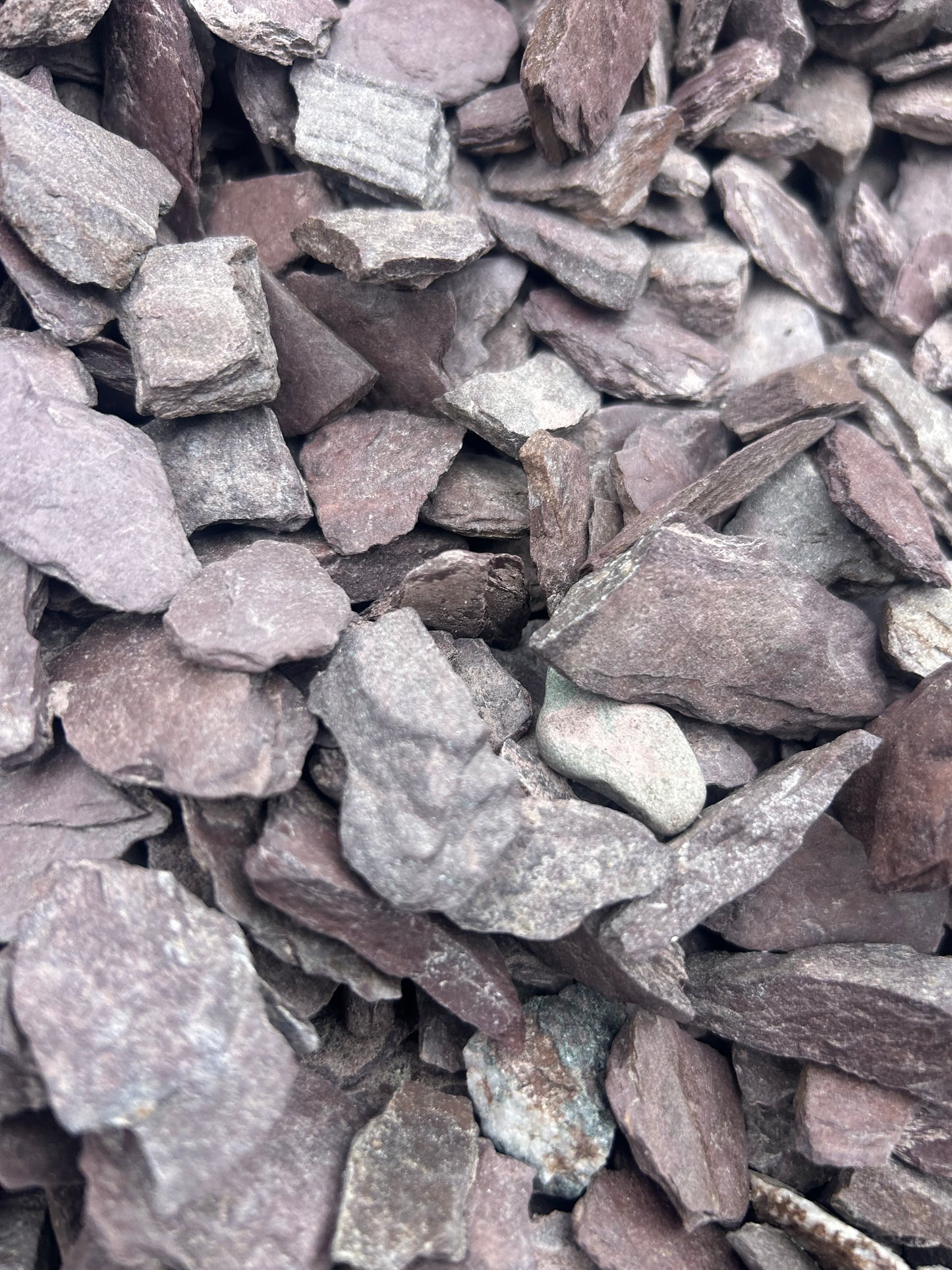 Achill Red Plum Slate Flowerbed Mulch / 10m2 / Bulk bag / Free Delivery in Ireland