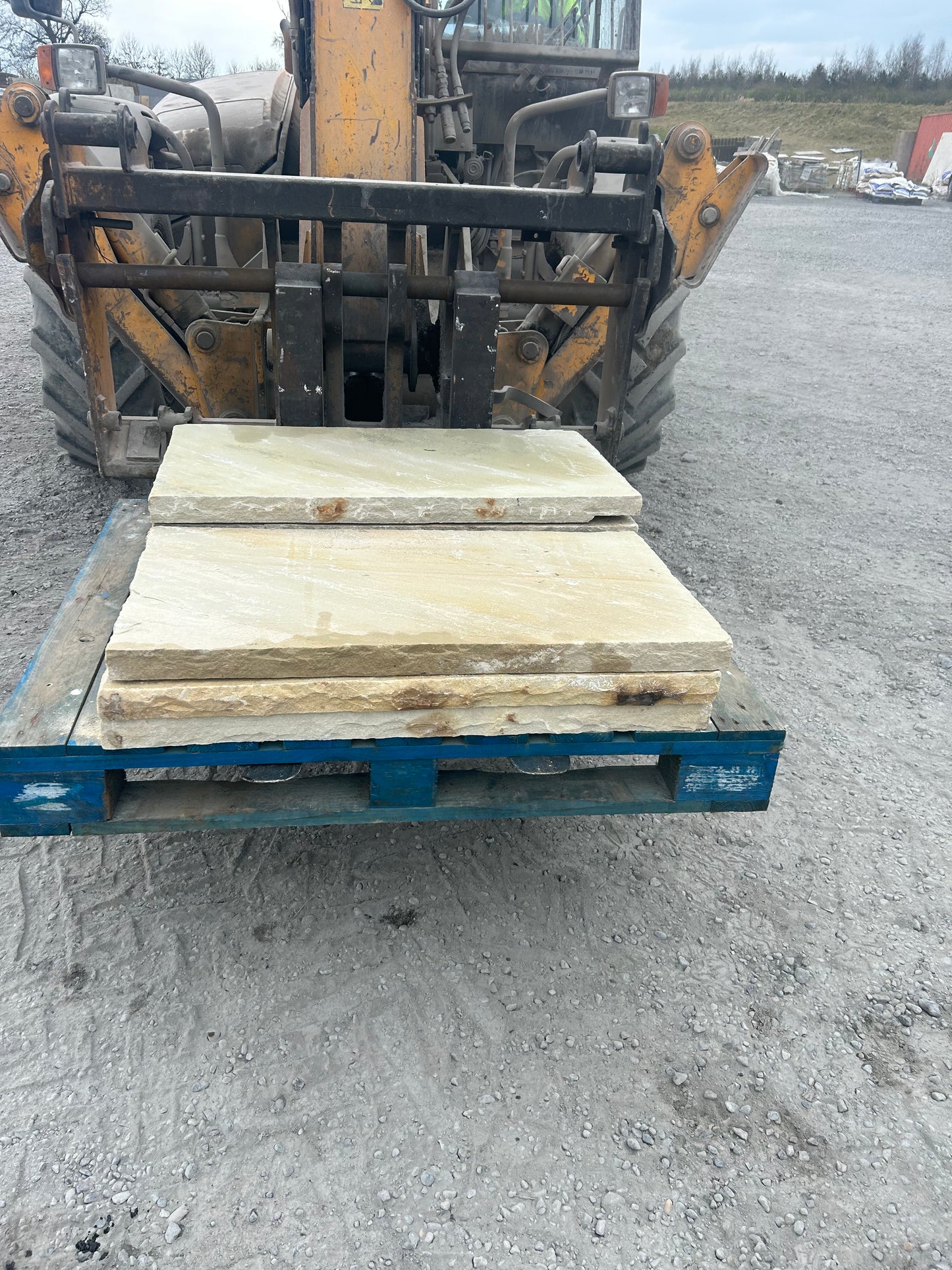 Tipperary Cream Sandstone Wall Capping 450mm wide / 60mm thick/ Chisel face / 10 Lm pallet