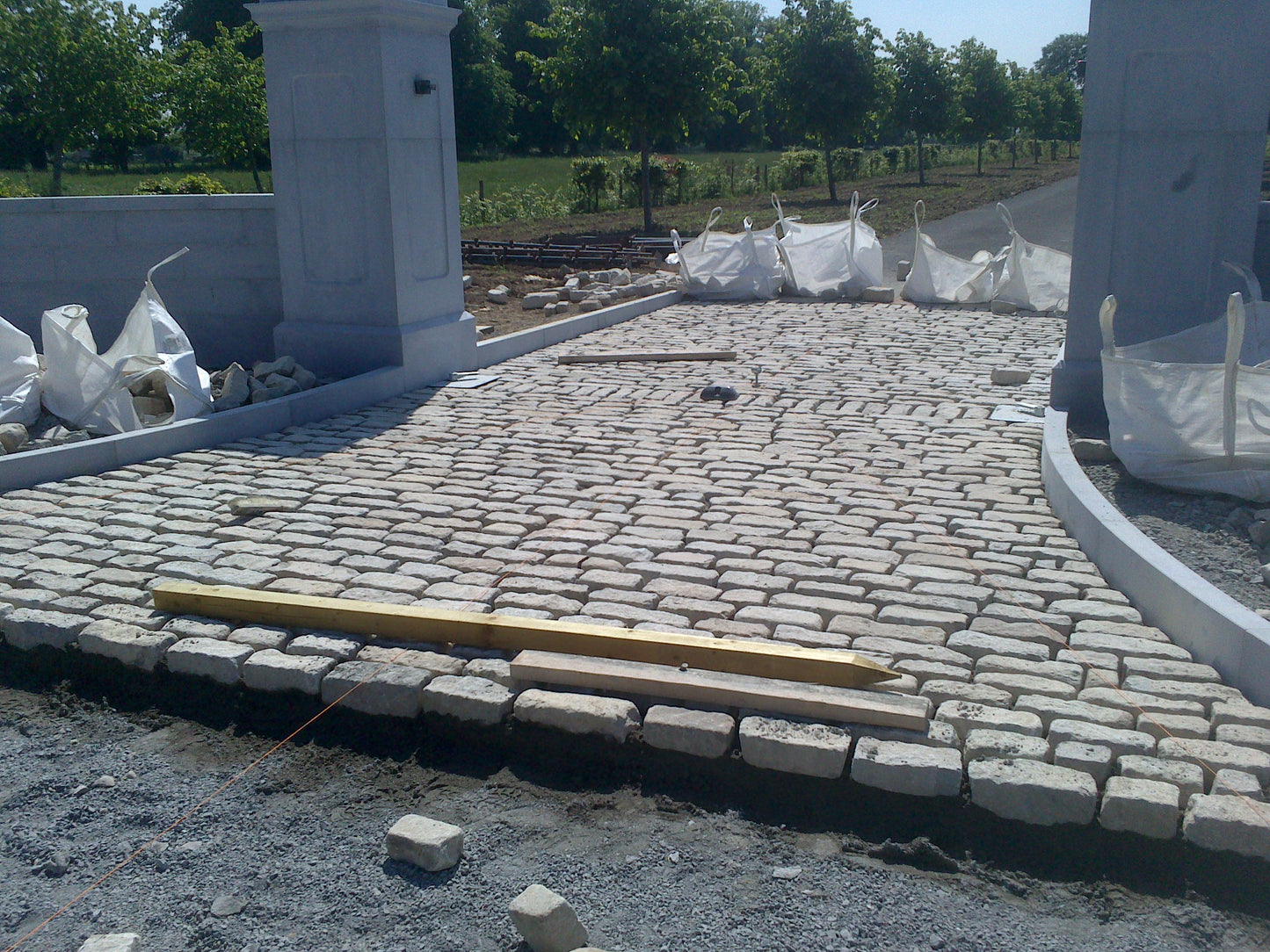 Old Salvage York Brown Cobblestone 3.5m2 + Bulk Bag