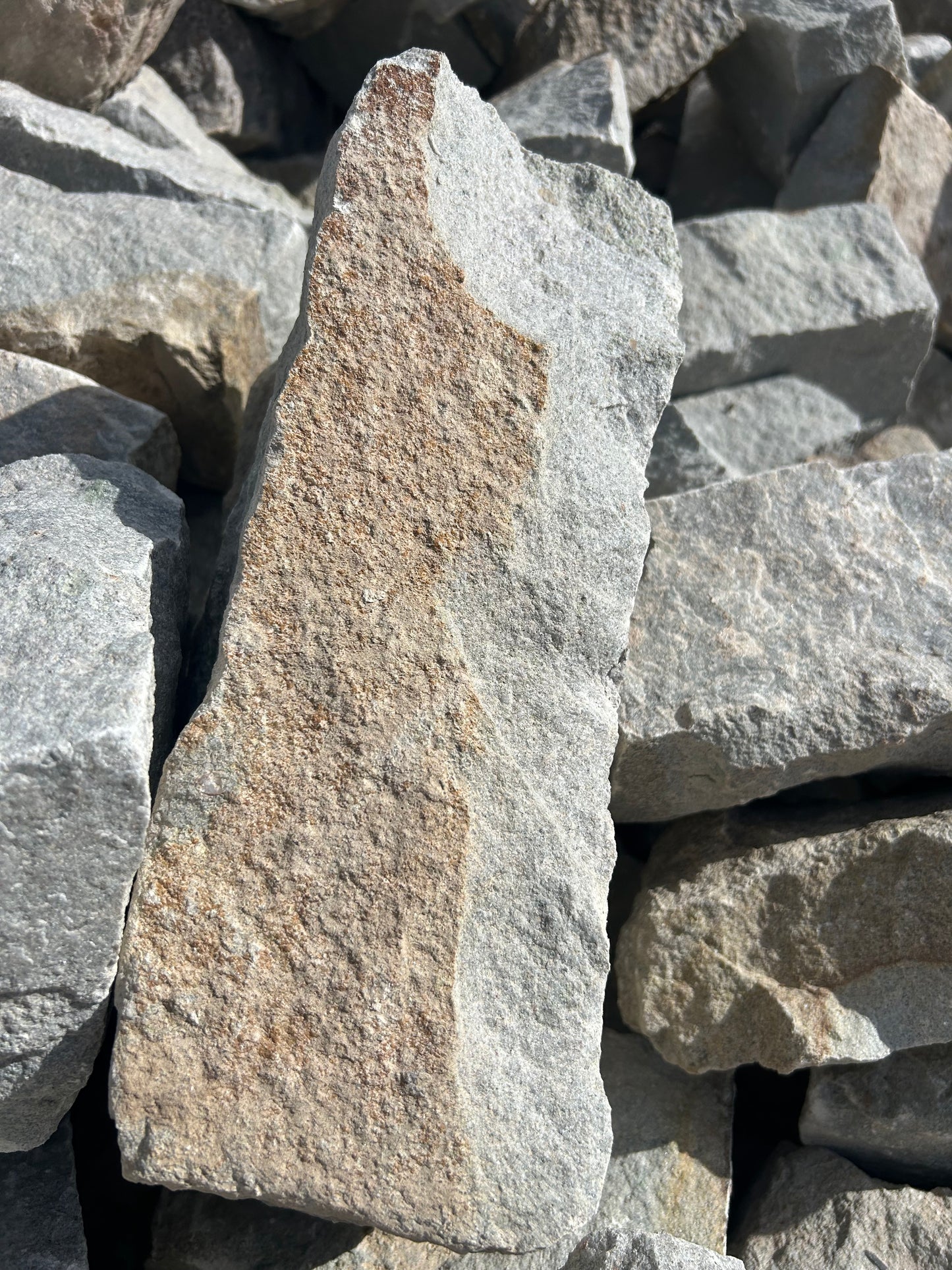 Another Autumn Special! Roscrea Grey Tan Building Stone x 30 bulk bag deal / full artic lorry load / free delivery Ireland/ 35% off!