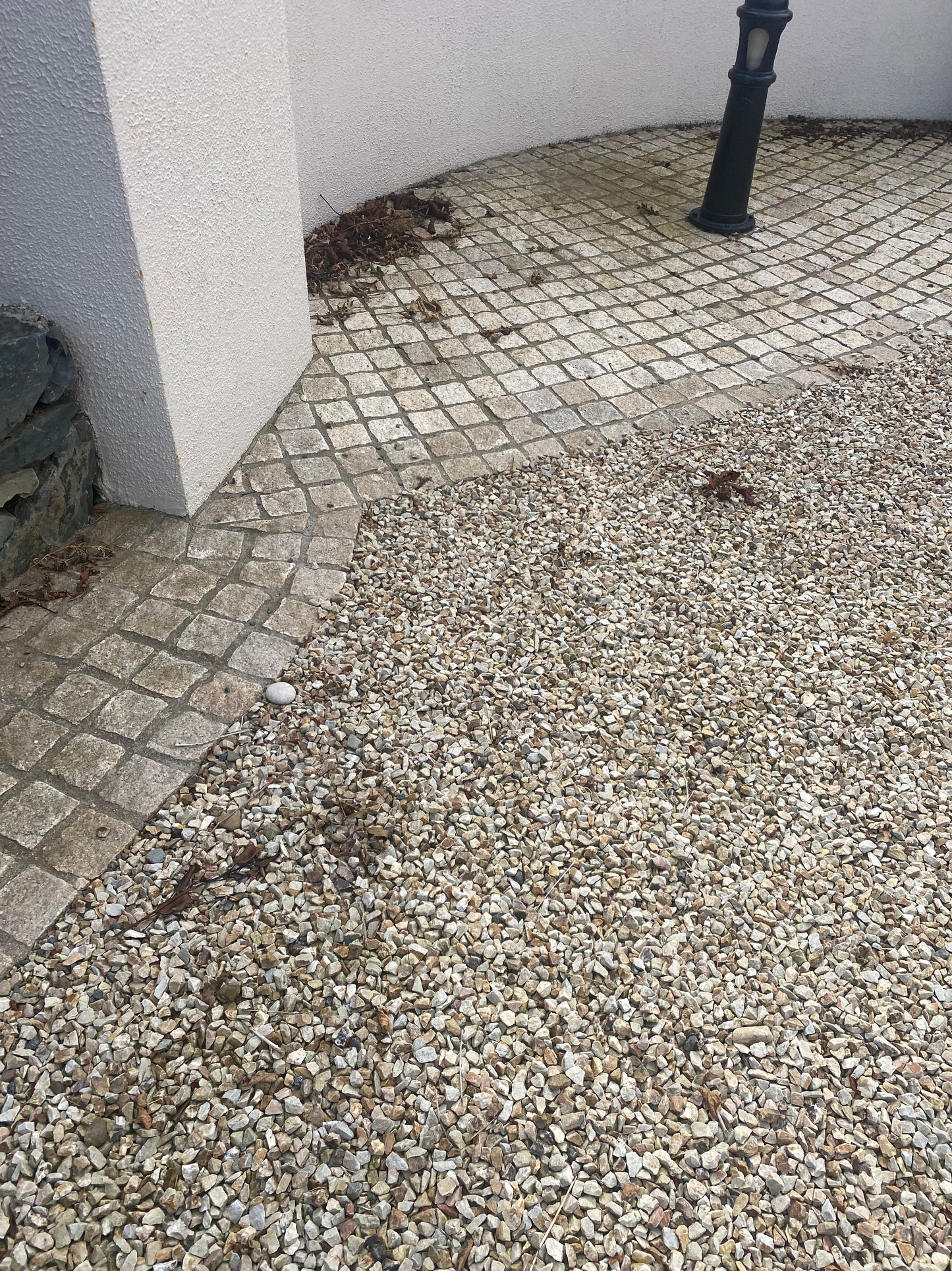 Wicklow Golden Granite Cobblestone 100mm x 100mm x 50mm / 5m2 bulk bag