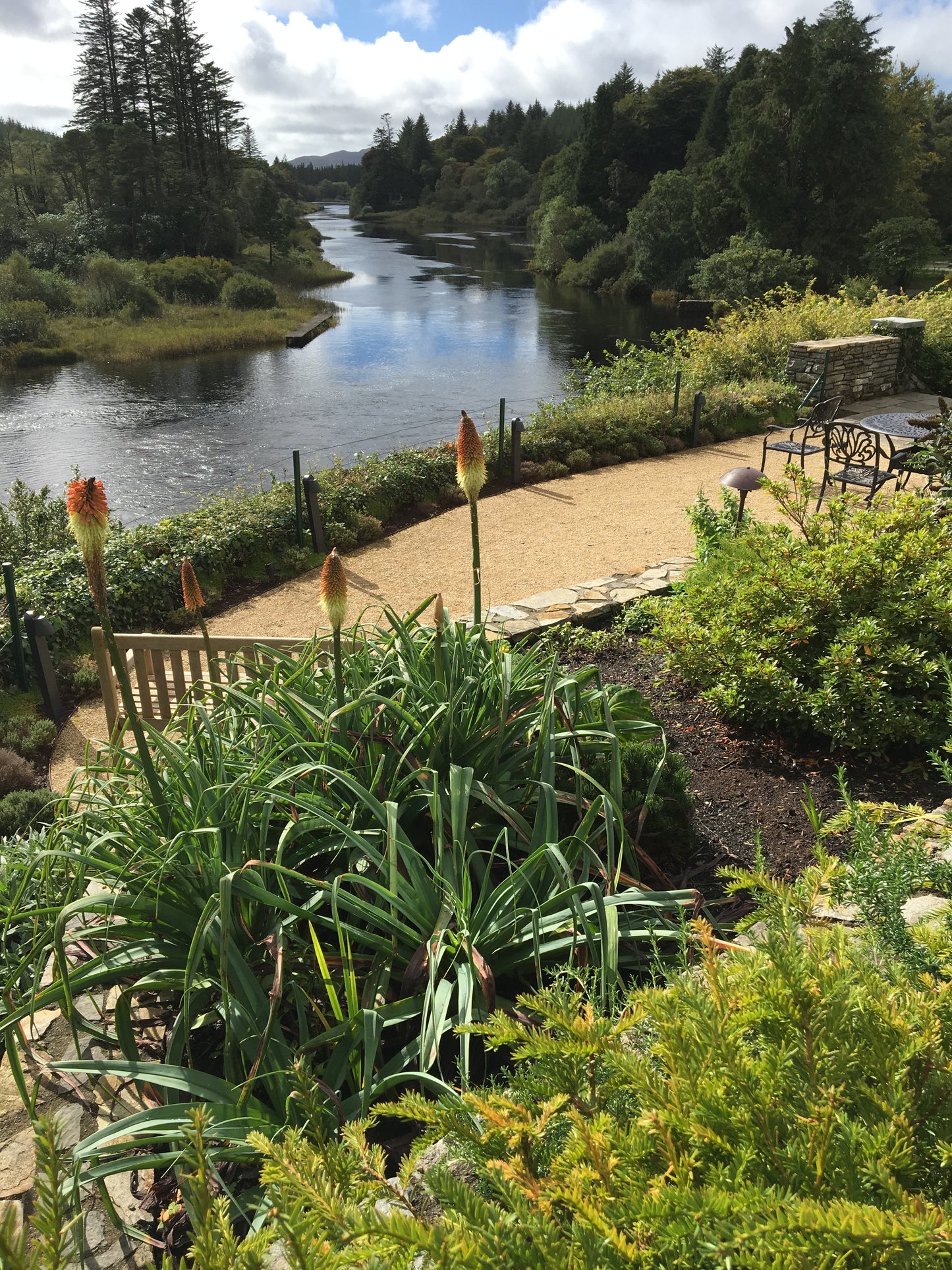 Ailesbury Golden Pathway / Driveway Holding Dust in bulk bags / free delivery Ireland!