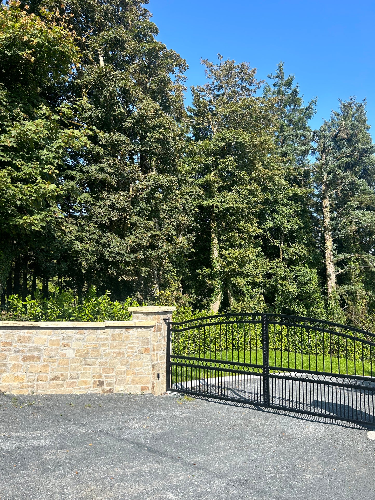 Tipperary Sandstone Wall Capping 350mm x 10 Lm on pallet / free delivery in Ireland