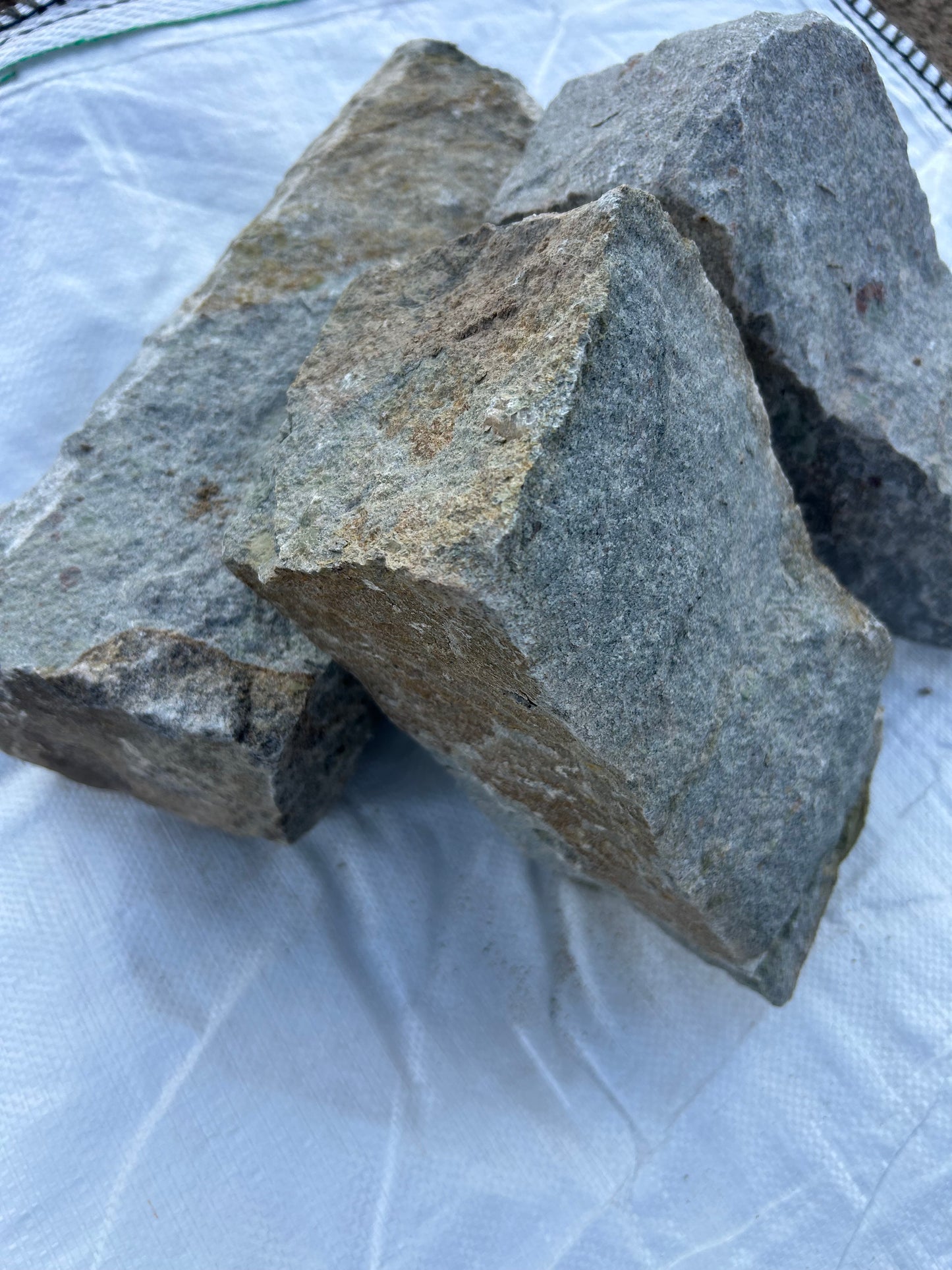 Another Autumn Special! Roscrea Grey Tan Building Stone x 30 bulk bag deal / full artic lorry load / free delivery Ireland/ 35% off!