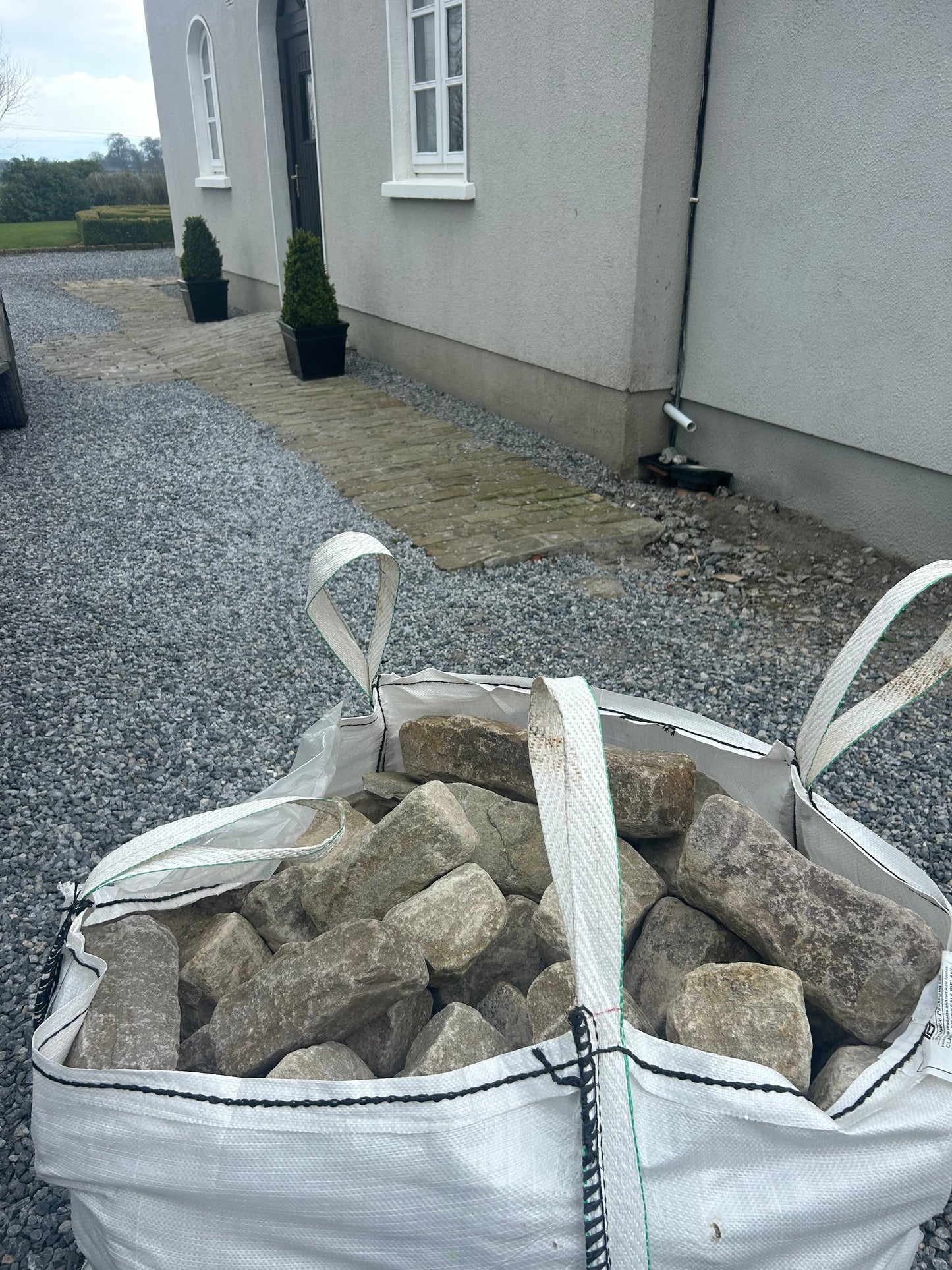 Old Salvage York Brown Cobblestone 3.5m2 + Bulk Bag