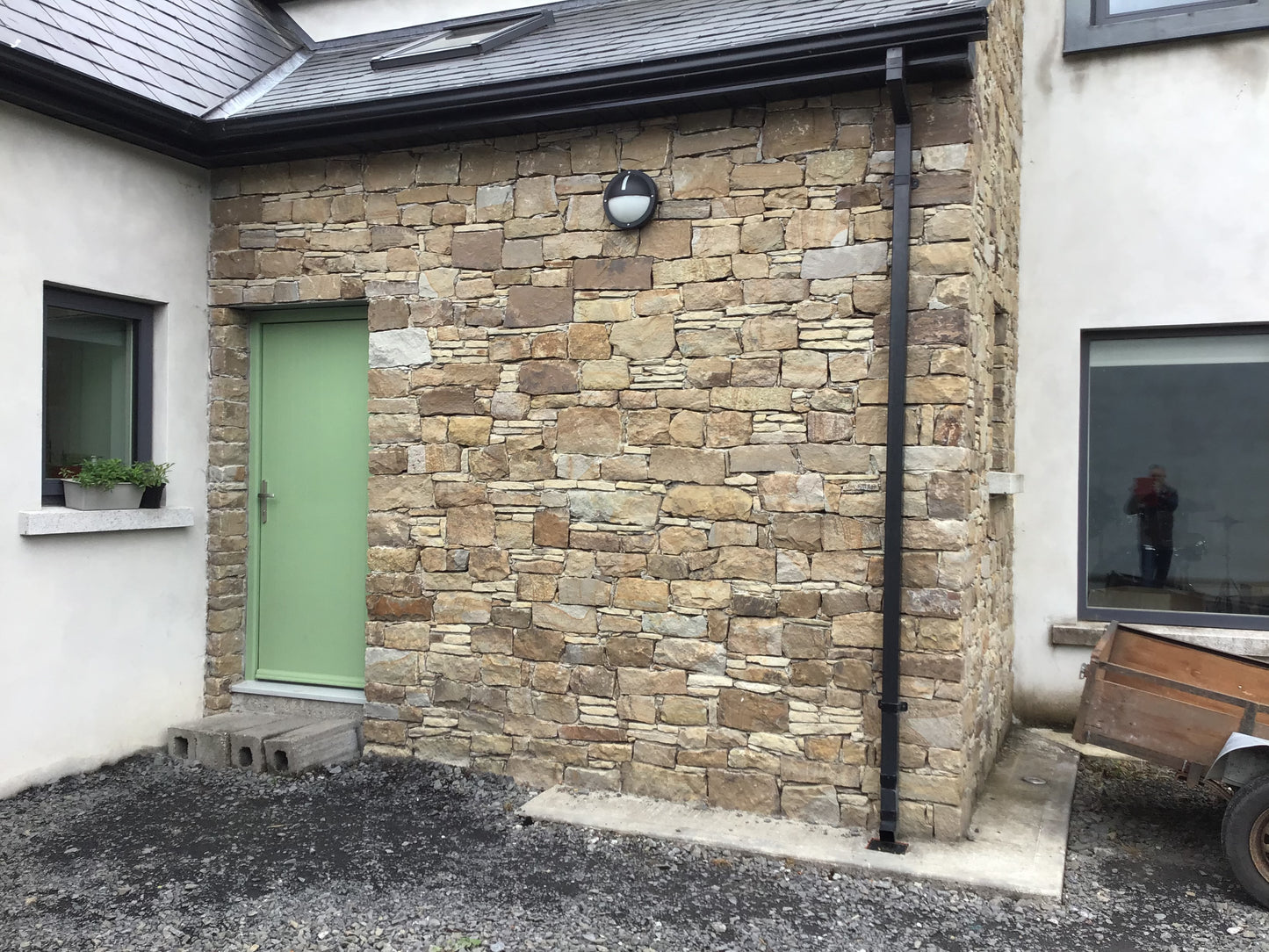 Wicklow Brown Sandstone Building Stone / Bulk Bag / Free delivery nationwide!