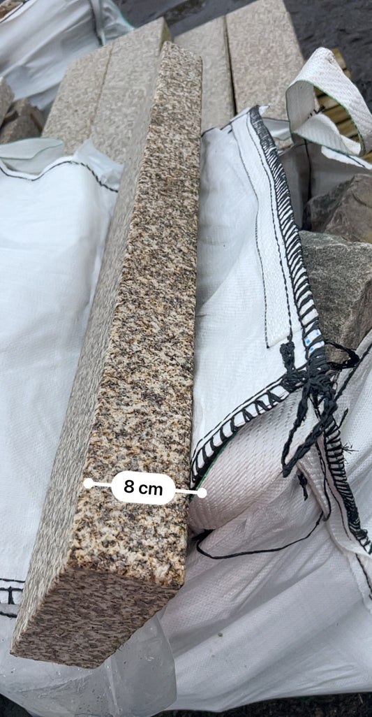 Wicklow Golden / Oatmeal Granite Driveway Kerbs 200mm (H) x 80mm (W) x 1000mm (L) x 10 linear meters on pallet / free delivery in Ireland