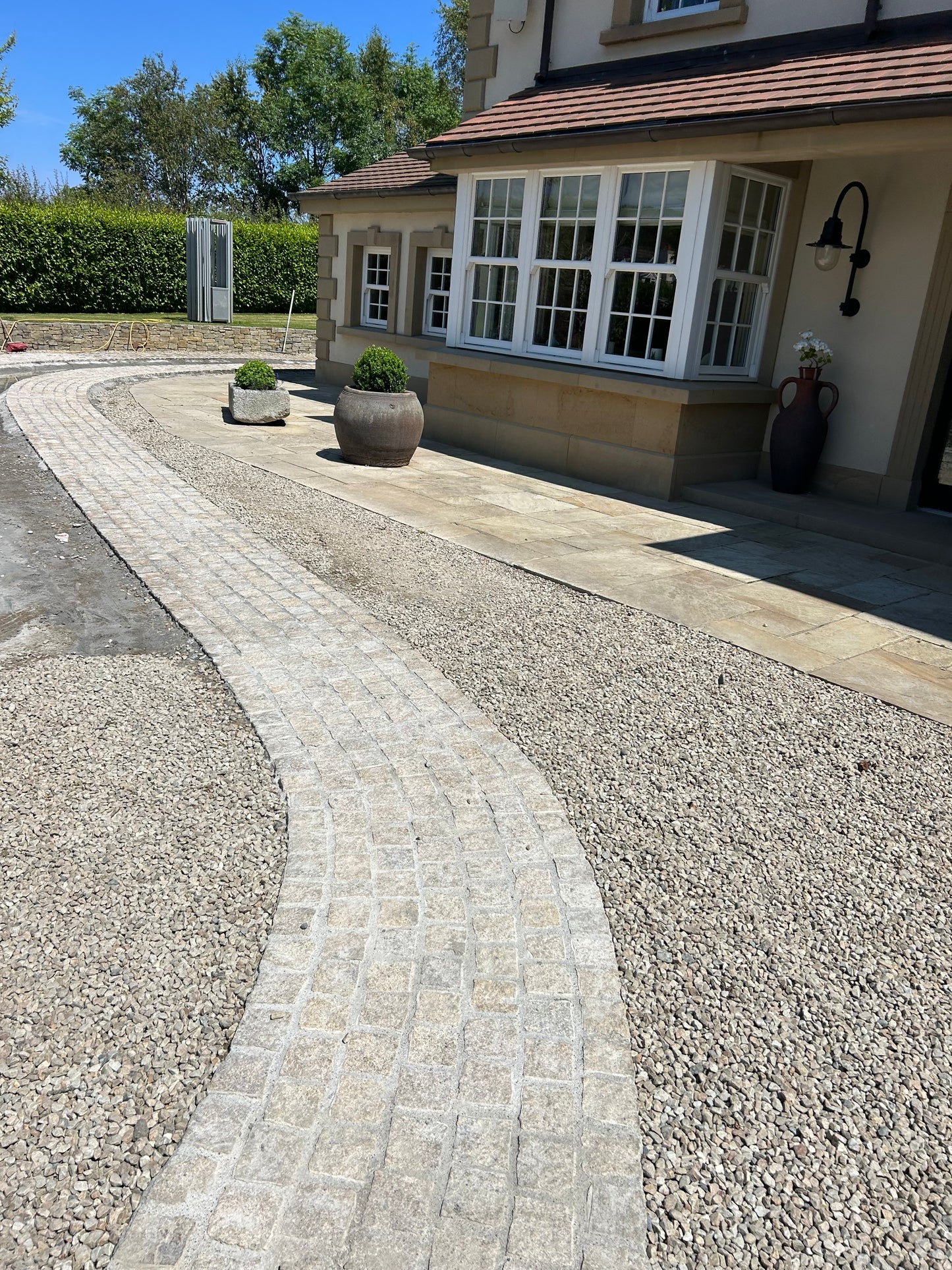 Wicklow Golden Granite Cobblestone 100mm x 100mm x 50mm / 5m2 bulk bag