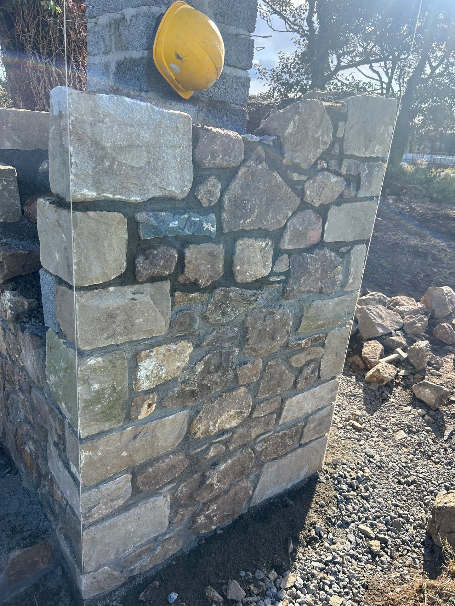 Large Stableyard Tipperary Brown Sandstone Cornerstones XL in Bulk Bag / Free Delivery in Ireland