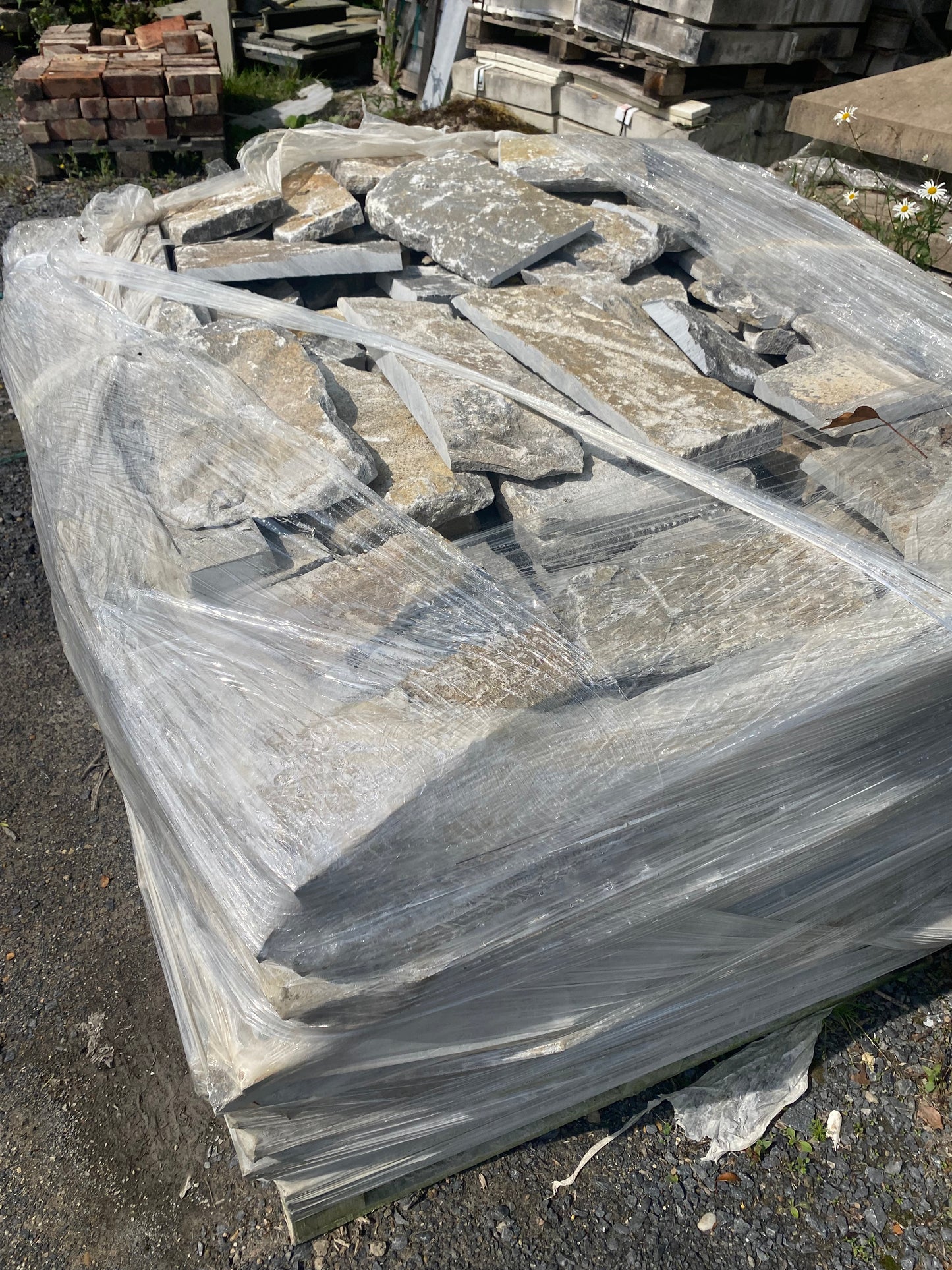 Galway White Limestone 30mm Natural Stone Cladding x 10m2 / Lm pallet