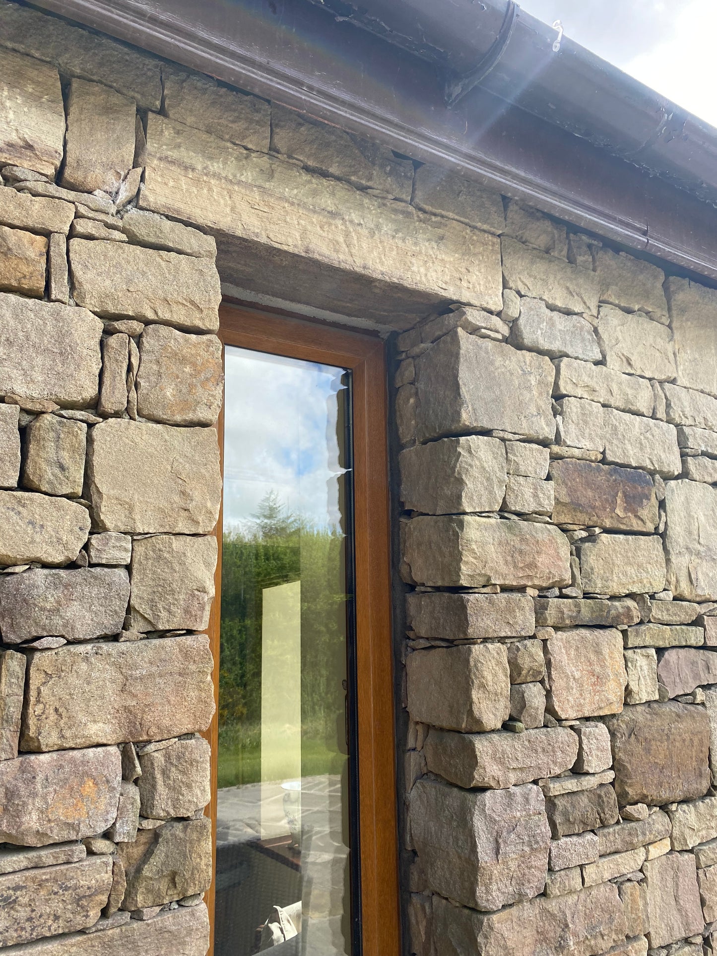 Wicklow Brown Sandstone Building Stone / Bulk Bag / Free delivery nationwide!