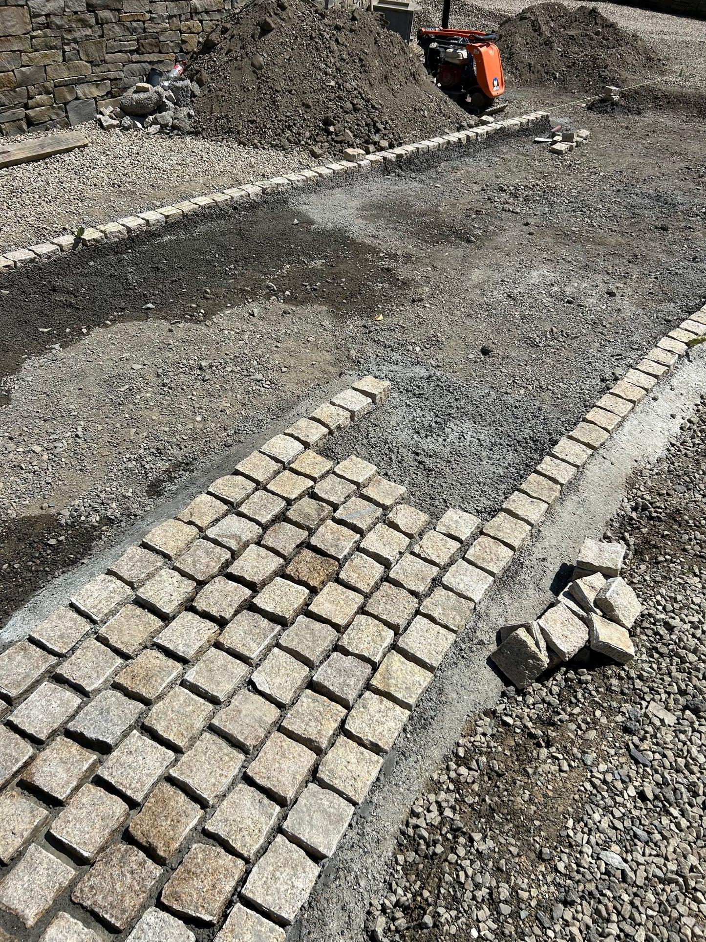 Wicklow Golden Granite Cobblestone 100mm x 100mm x 50mm / 5m2 bulk bag