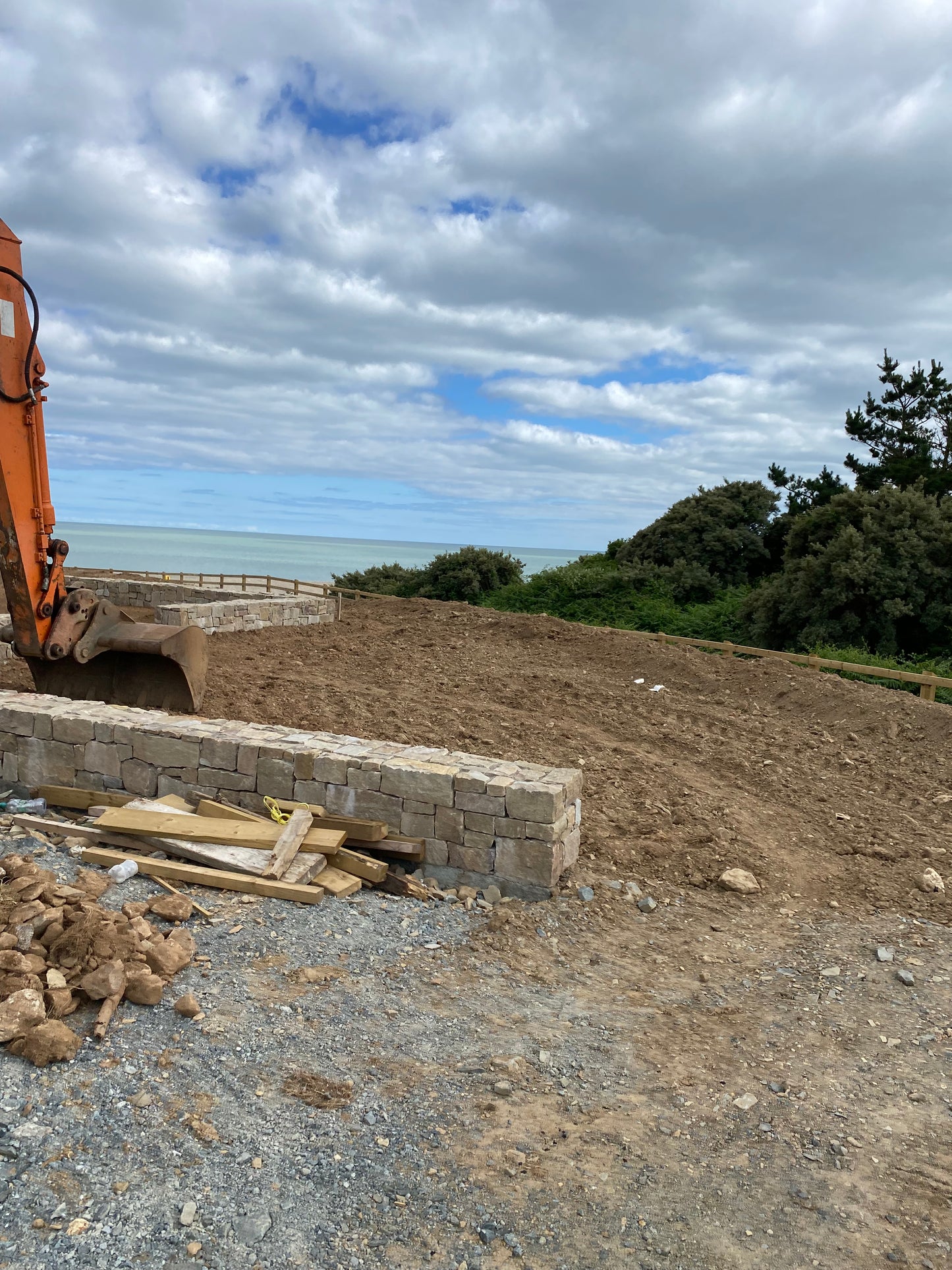 An Autumn Offer on Tipperary Sandstone 30 bulk bag Artic load free delivery 35%off ( Building Stone )