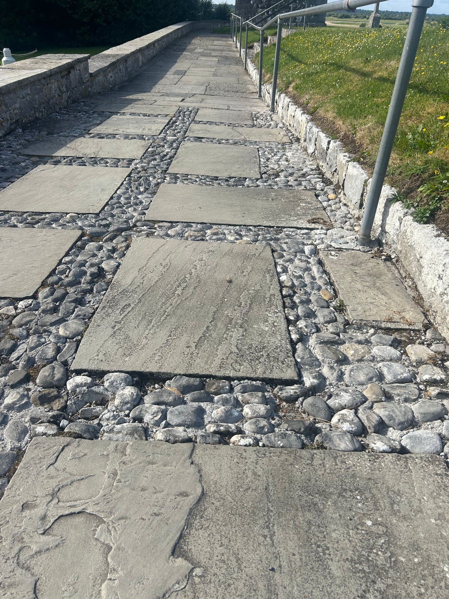 Old Salvage Galway 6” Driveway Kerbs x 15 Lm Bulk Bag