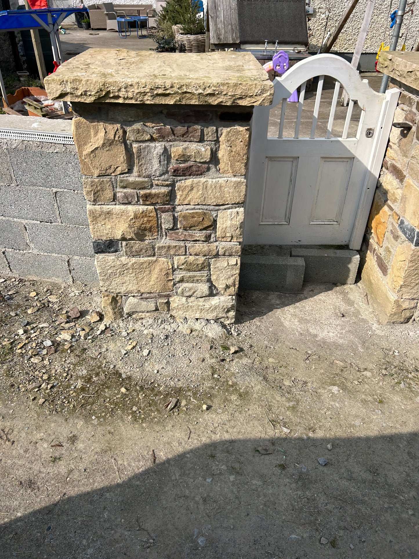 Tipperary Sandstone Pier Caps 800mm x 800mm x 80mm / chisel faced / Sold as a pair.