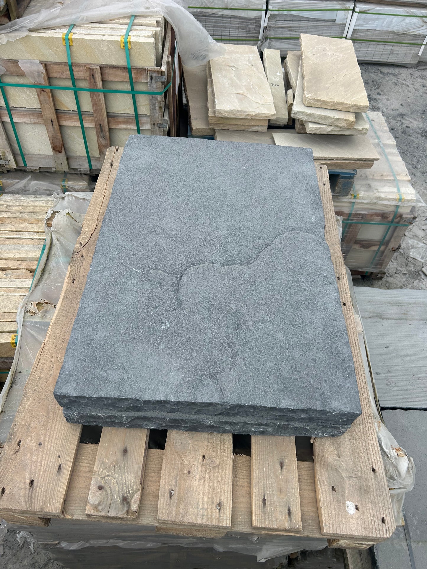 Valentia Black Wall Capping 600mm (W) x 70mm (T) x 10 linear meter pallet