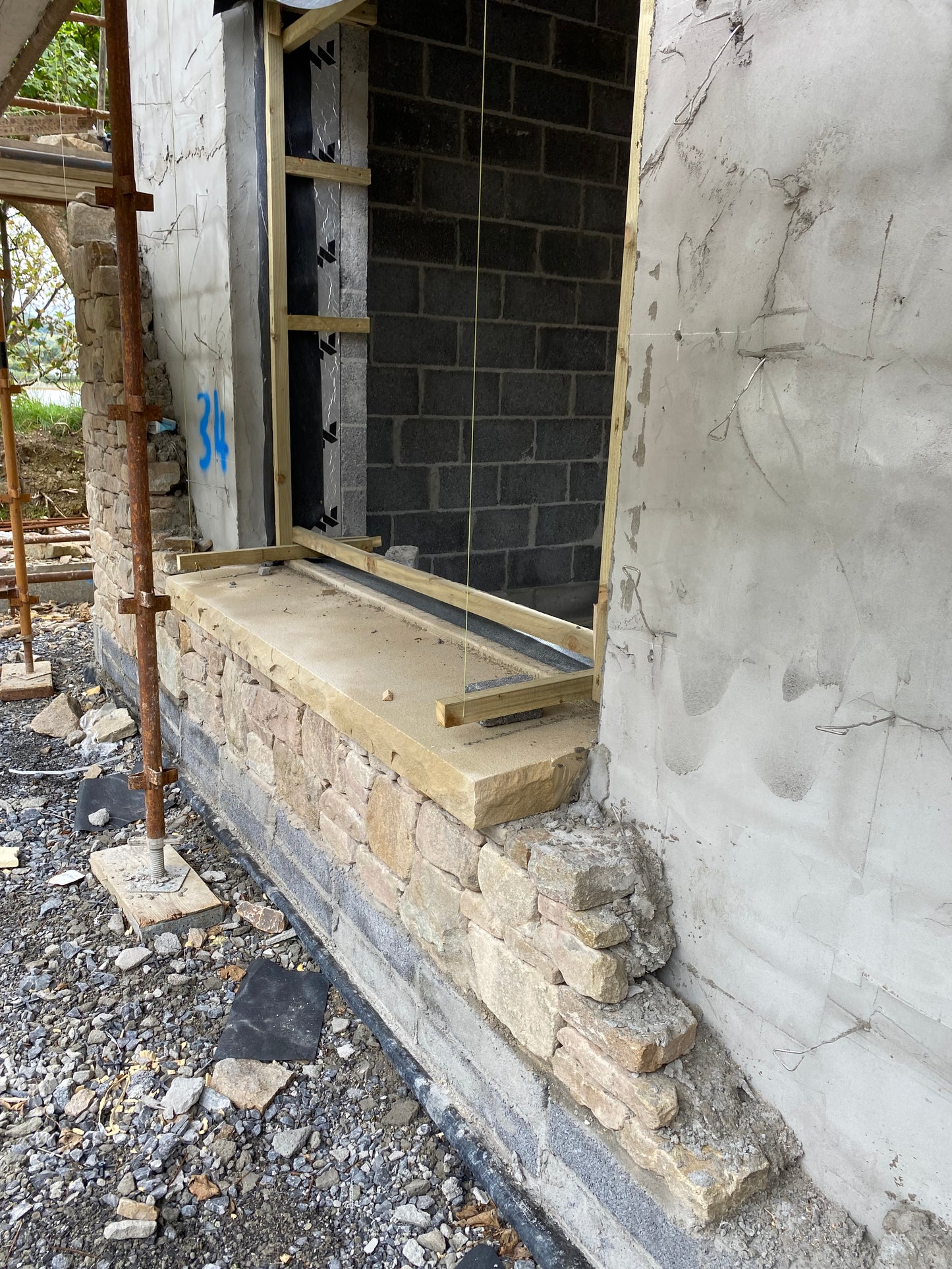 Old Salvage Brown Fieldstone Building Stone / Bulk Deal x 30 bulk bags / Free Delivery Ireland / 35% off while stocks last!!!!