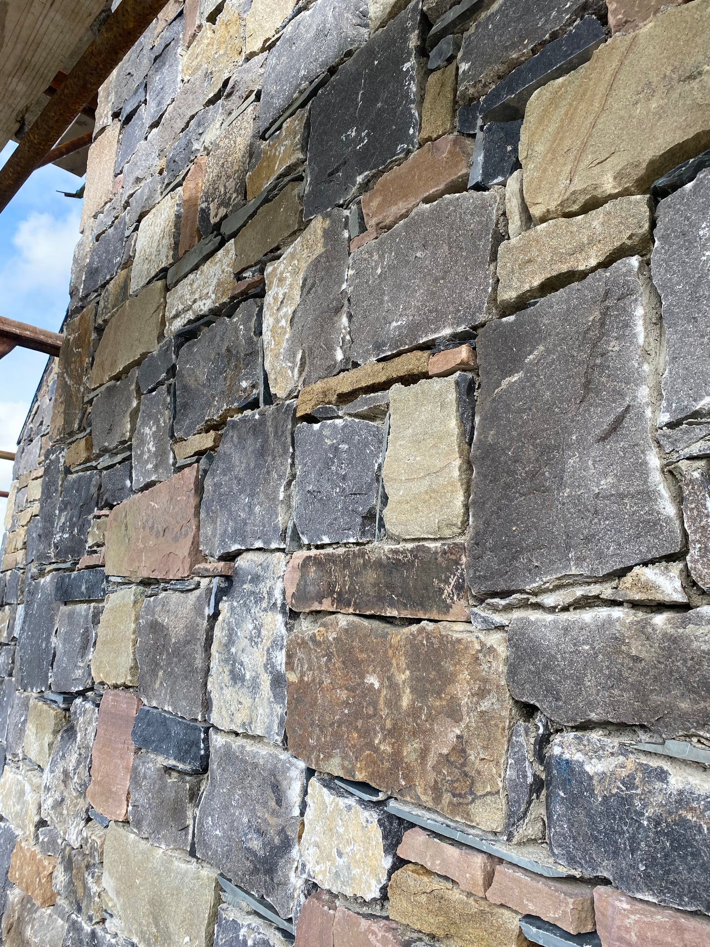 Achill Red Building Stone / Bulk Bag / Free Delivery In Ireland